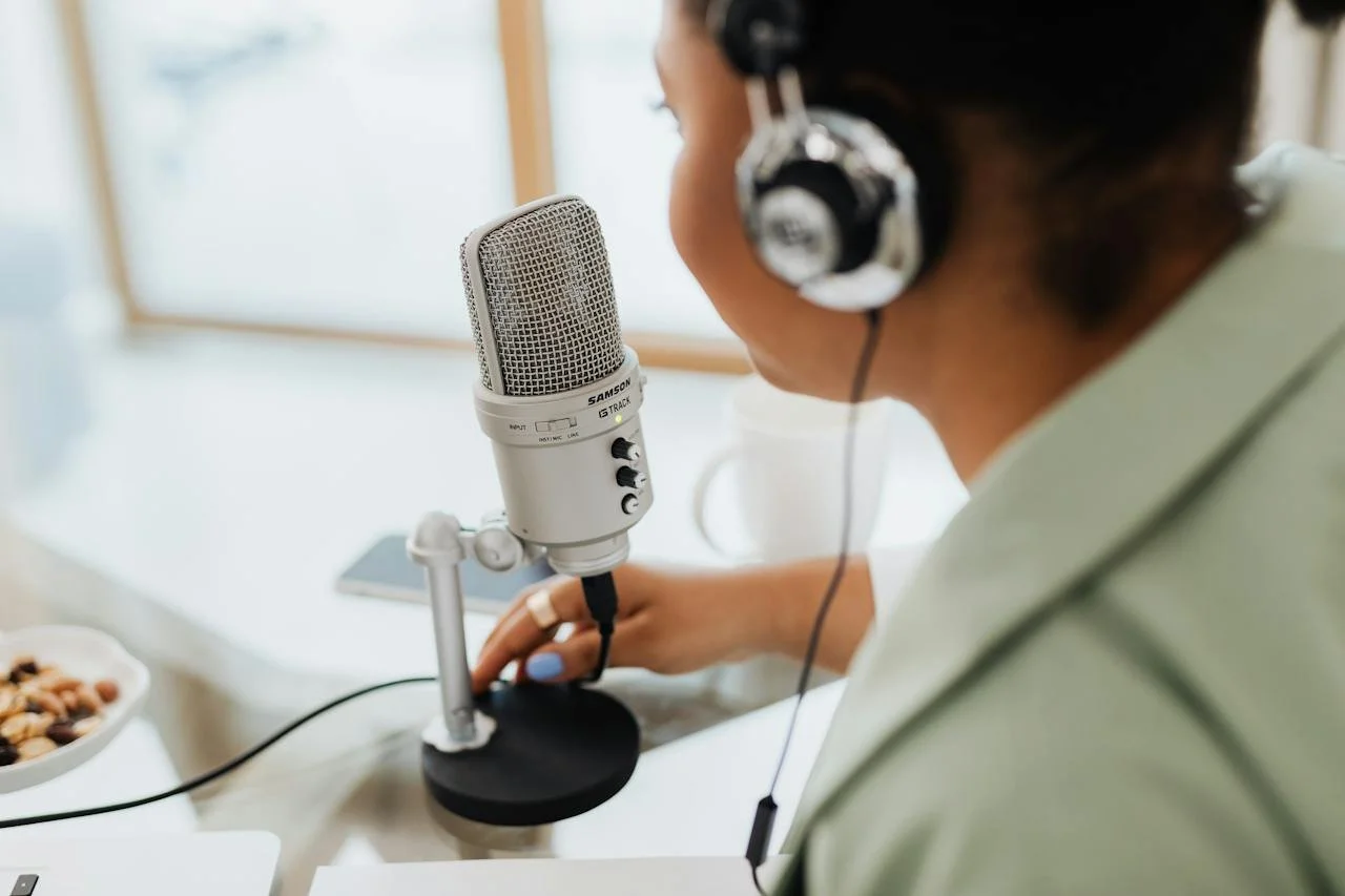 The Art of Placing a Microphone for Voiceover Recording