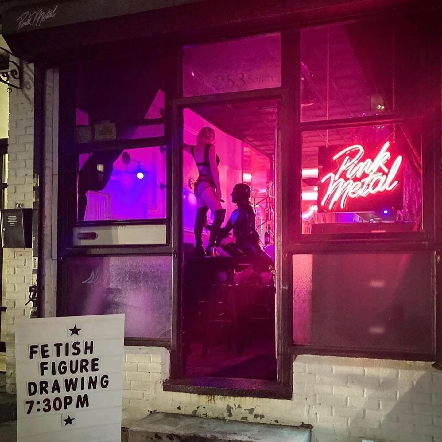 @fetishfiguredrawing tonight 7:30- 9:30&mdash; our weekly drink &amp; draw with a k!boy twist ✍🏼🪢 21+ &bull; no cover &bull; two drink minimum &bull; art supplies provided &bull; tips encouraged 🤍💸

LATE NIGHT happy hour 10:30- 12:30 🍹 @buyback_