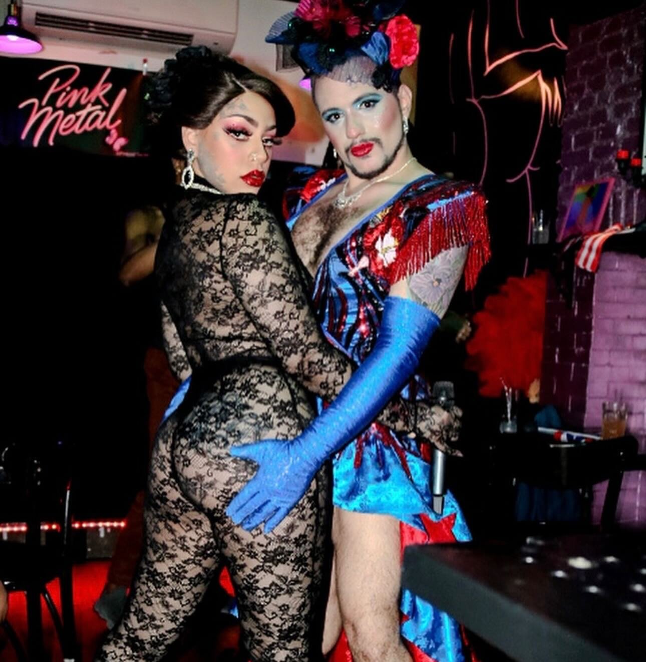 Tonight we celebrate Puerto Rican pride! Muevense is back for the second year in a row 🇵🇷 Hosted by @mizzaddyburlesque and @artinadarkly join us a for a night filled with burlesque, drag, gogo, games, and raffles! Featuring performances by @myster_