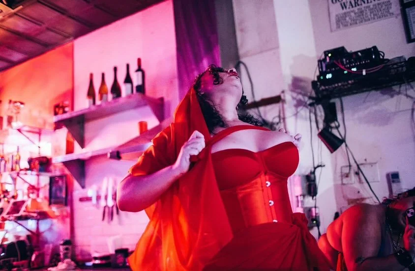 And tonight before midnight mass β¦οΈπ€ we have Suavemente mi Gente— our monthly Latine burlesque revue hosted by @mizzaddyburlesque and @spicesucia β€οΈ‍π₯ This month’s cast features @itsmilamuerte and @pintony666 ππ½
Doors 9:30 // sho