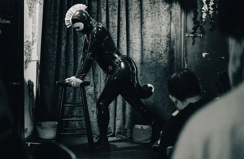 Join us for @fetishfiguredrawing drawing tonight ✍🏼 7:30- 9:30 hosted by @pinothimself and @tequilakitten_ 👯&zwj;♀️ 

21+ &bull; two drink minimum &bull; art supplies provided &bull; tips encouraged and appreciated &hearts;️

LATE NIGHT happy hour 