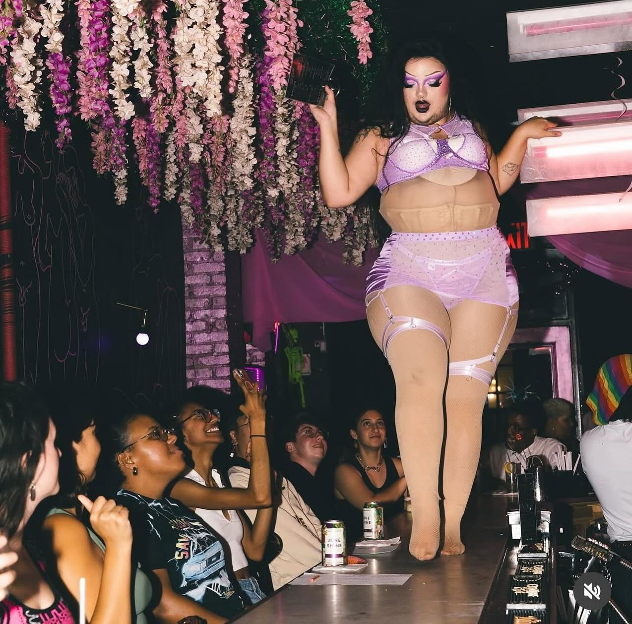 @superstaropenset tonight at 9:30 💫 

Our weekly open stage for all queer drag and burlesque performers hosted by @xaddyaddy and @pachacvnti ✨

 No cover &bull; two drink minimum &bull; be sure to show your love and bring those cash tips 💖💸

Happy