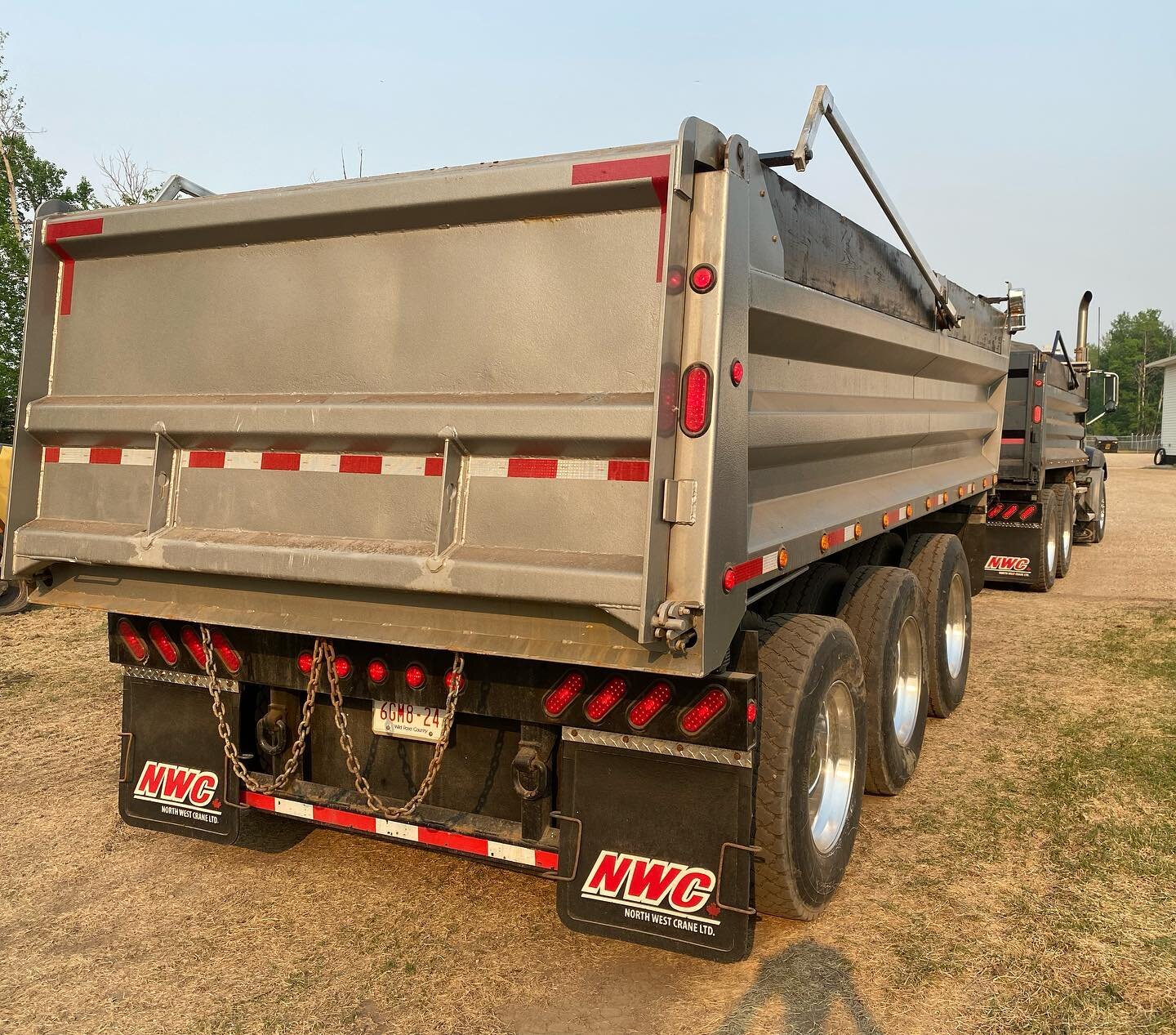 Top soil delivery to jump start the week 💪
#MACK #TopSoil #Landscaping #GpAb #dumptruck #construction #grandeprairiebusiness