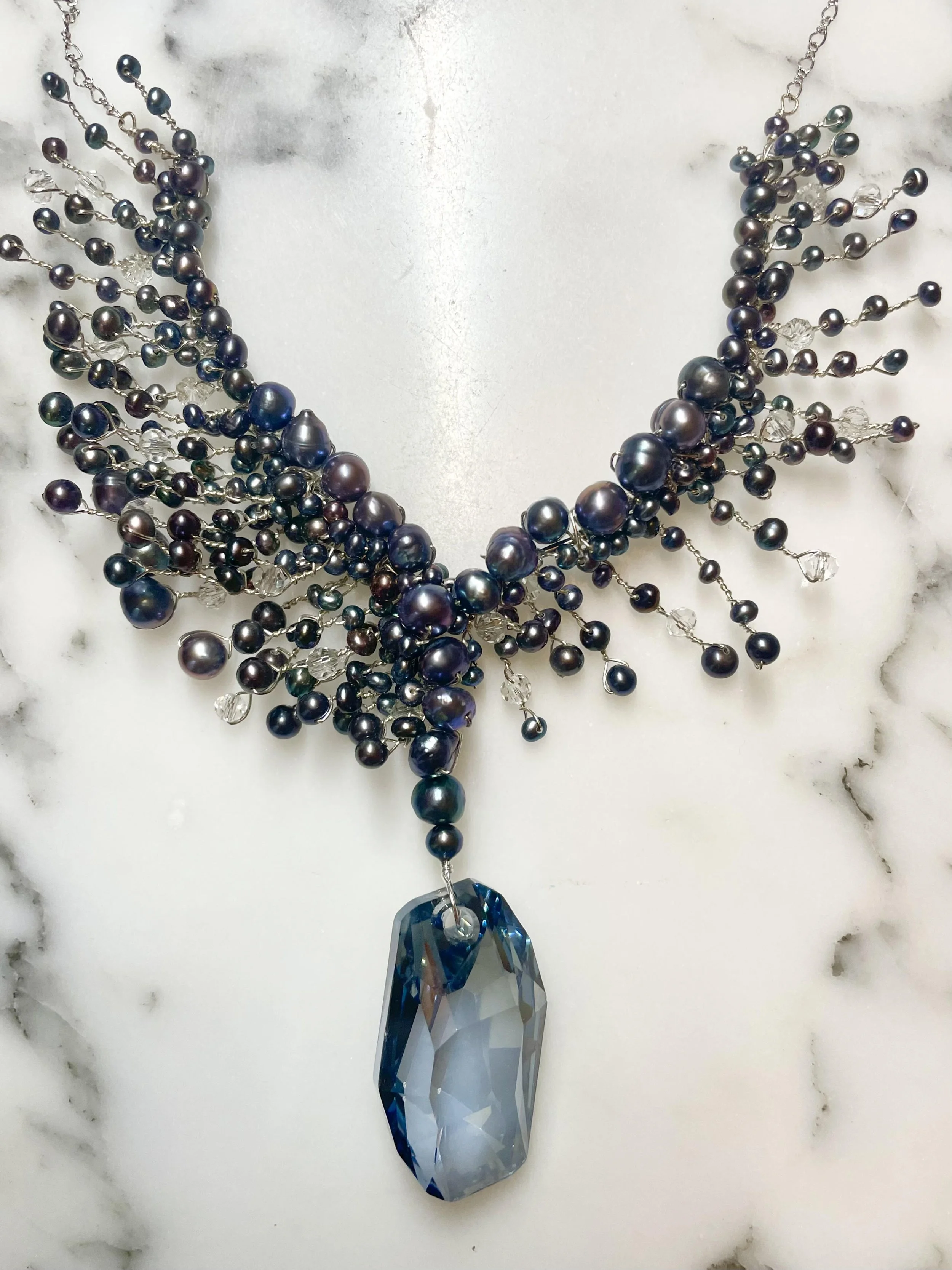 MIDNIGHT OCEAN PEARL NECKLACE