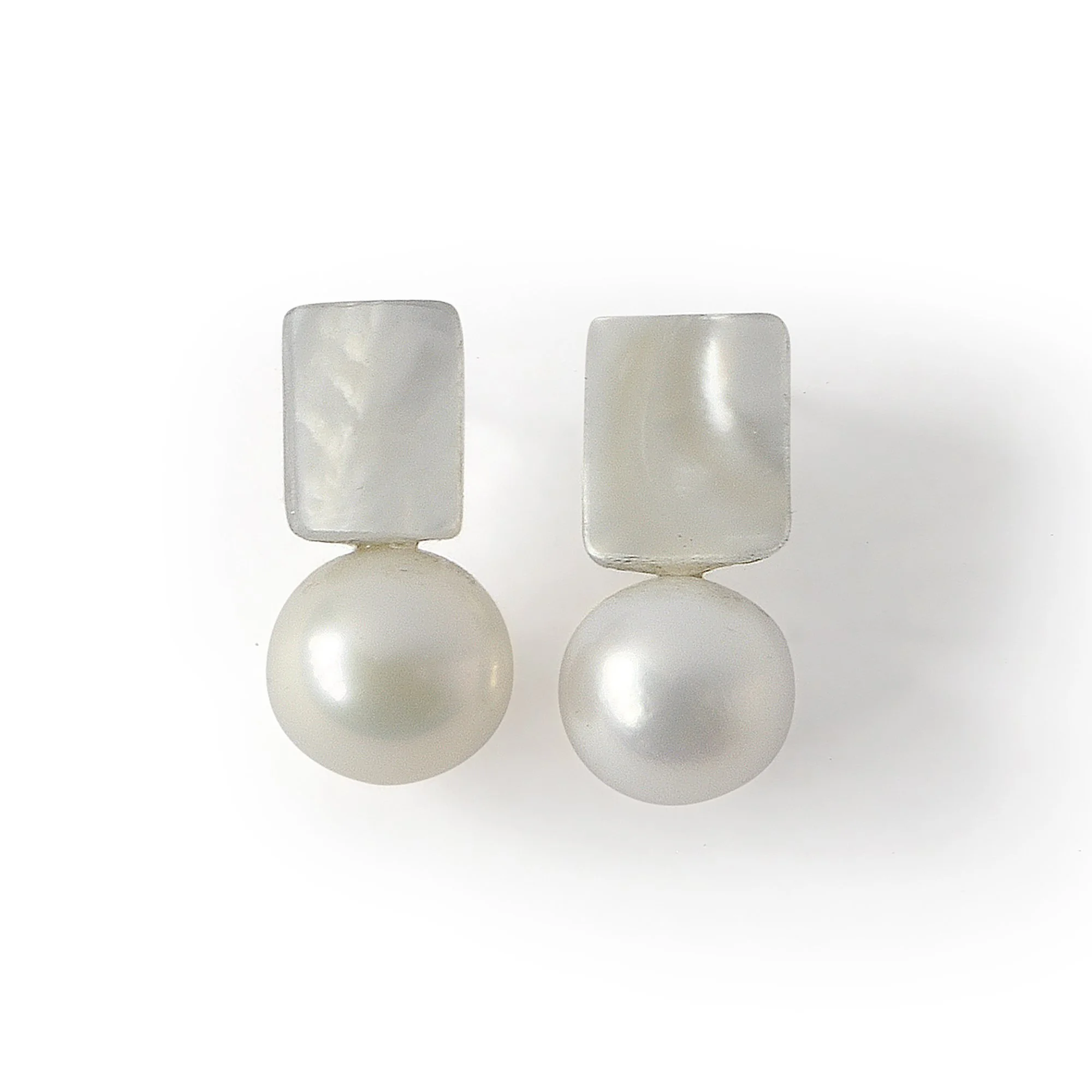 E541 Petite Pearl Stud Earrings with Mother of Pearl and White Freshwater Pearl