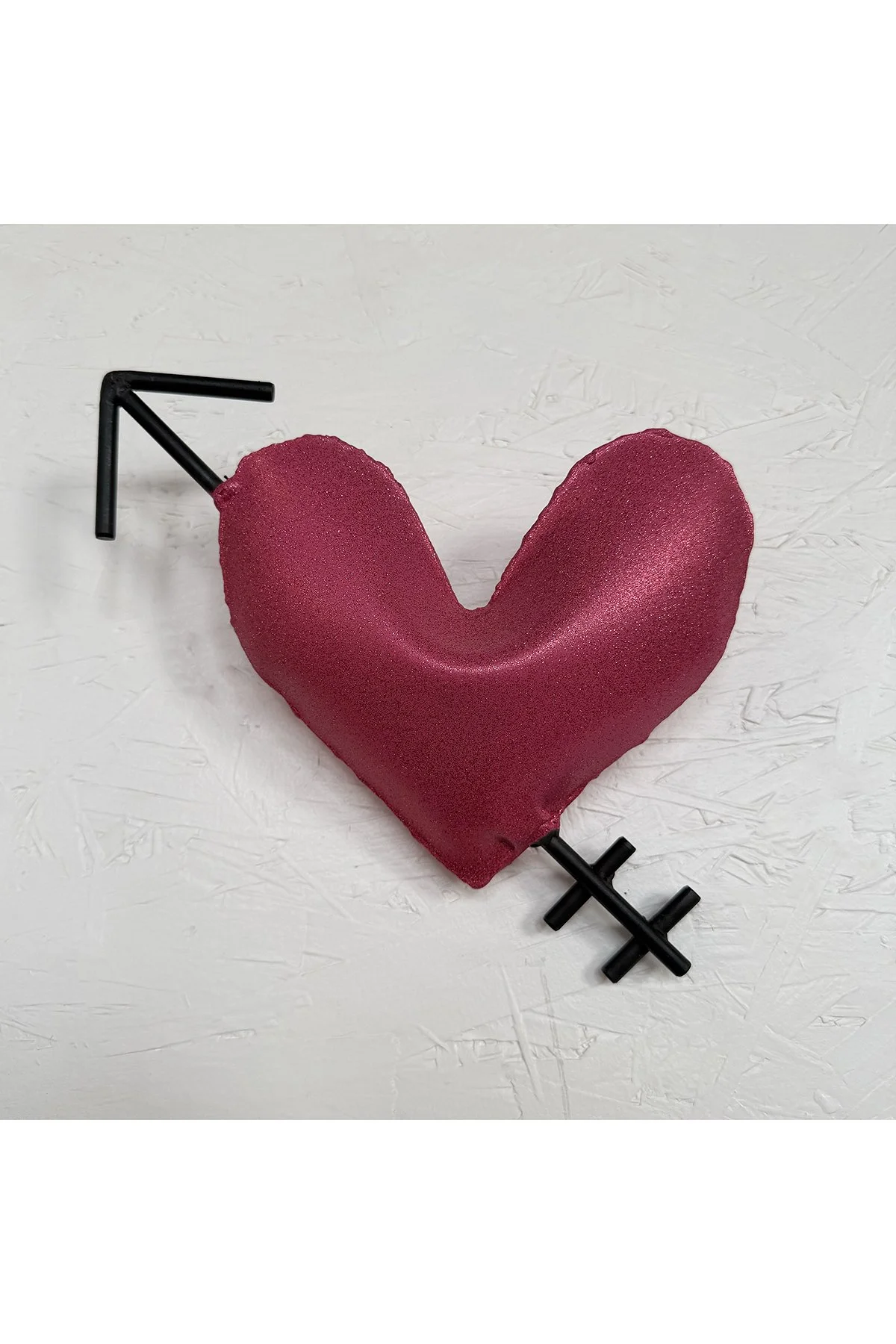 SC019 Small Love Pink Sparkle Black Steel Heart Sculpture