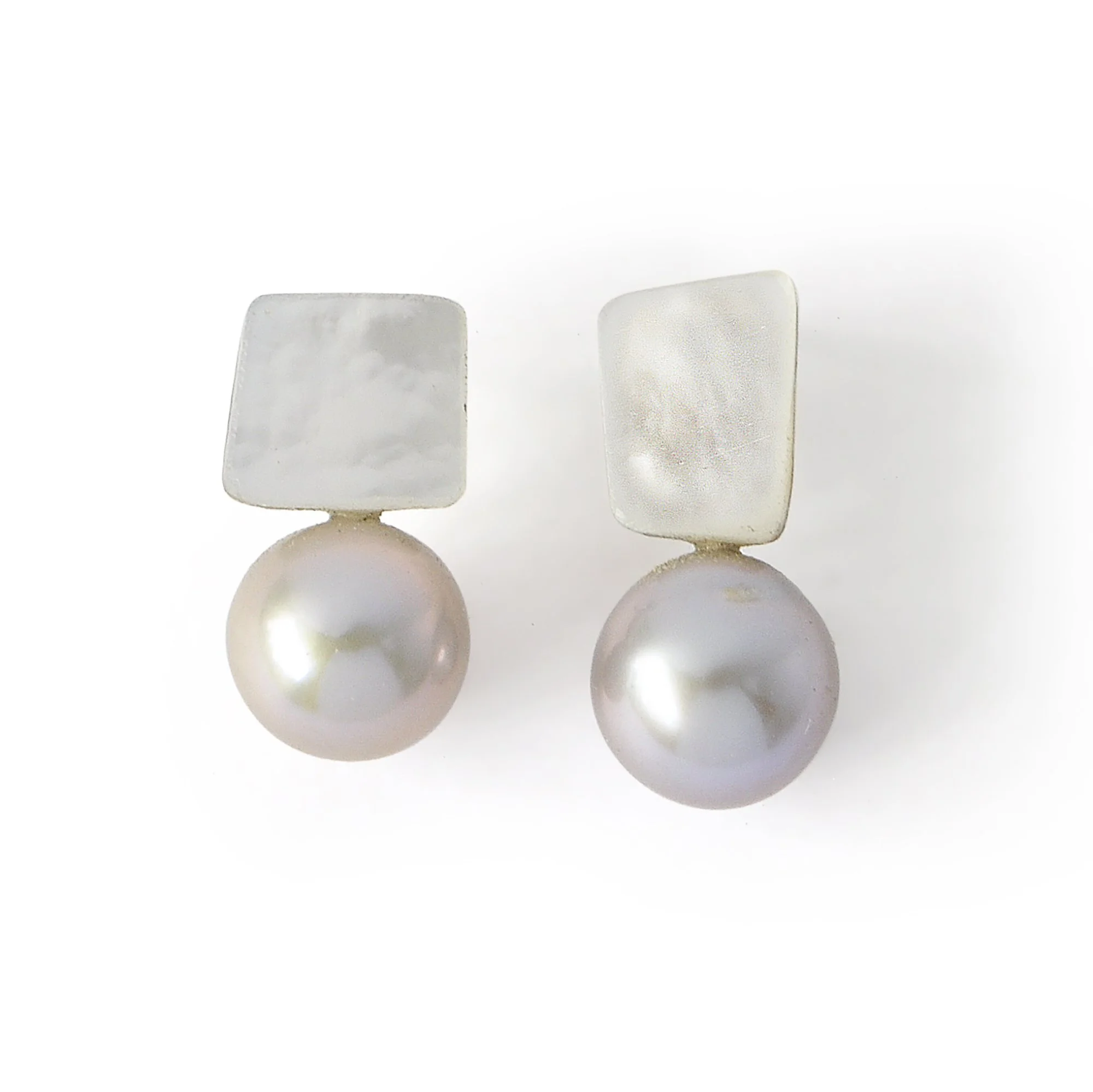 E540 Petite Pearl Stud Earrings with Mother of Pearl and Silver Freshwater Pearl