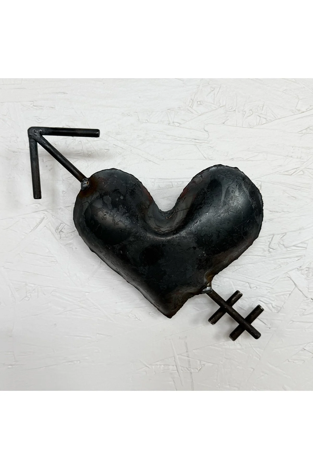 SC013 Small Black Steel Heart and Arrow Sculpture