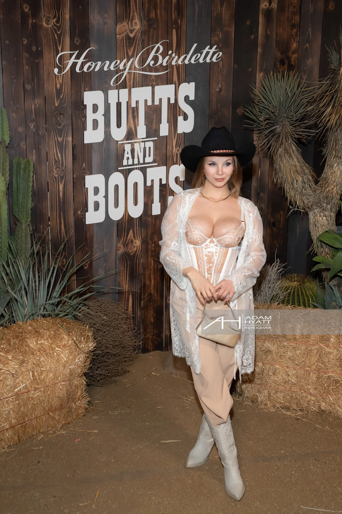 Honey_Birdette_Boots_And_Butts_Adam-Hyatt-Photography-5309.jpg