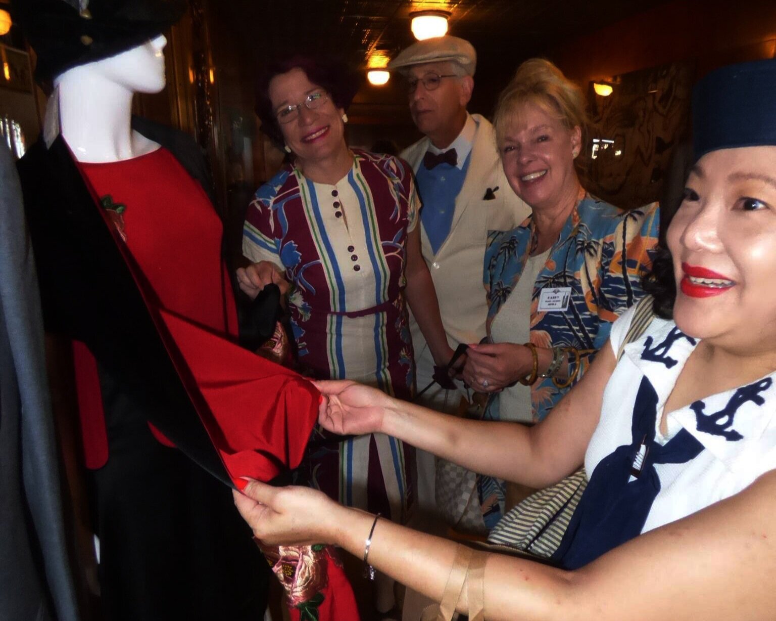 Vintage Shopping at the Queen Mary Art Deco Weekend. / photo: Margot Gerber