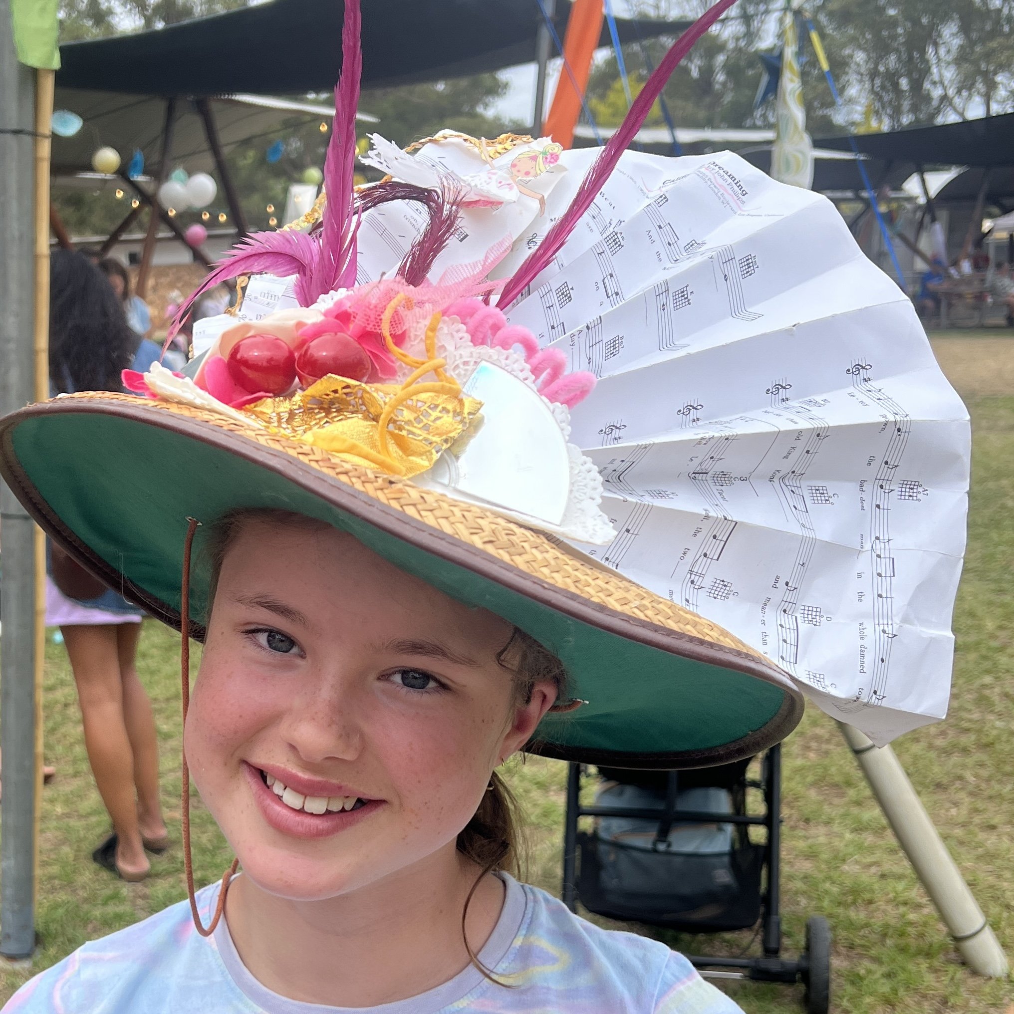 This has to be the most wonderfully Nannup Music Festival Hat.  What a fabulous creation - although it did require The Glue Gun!!