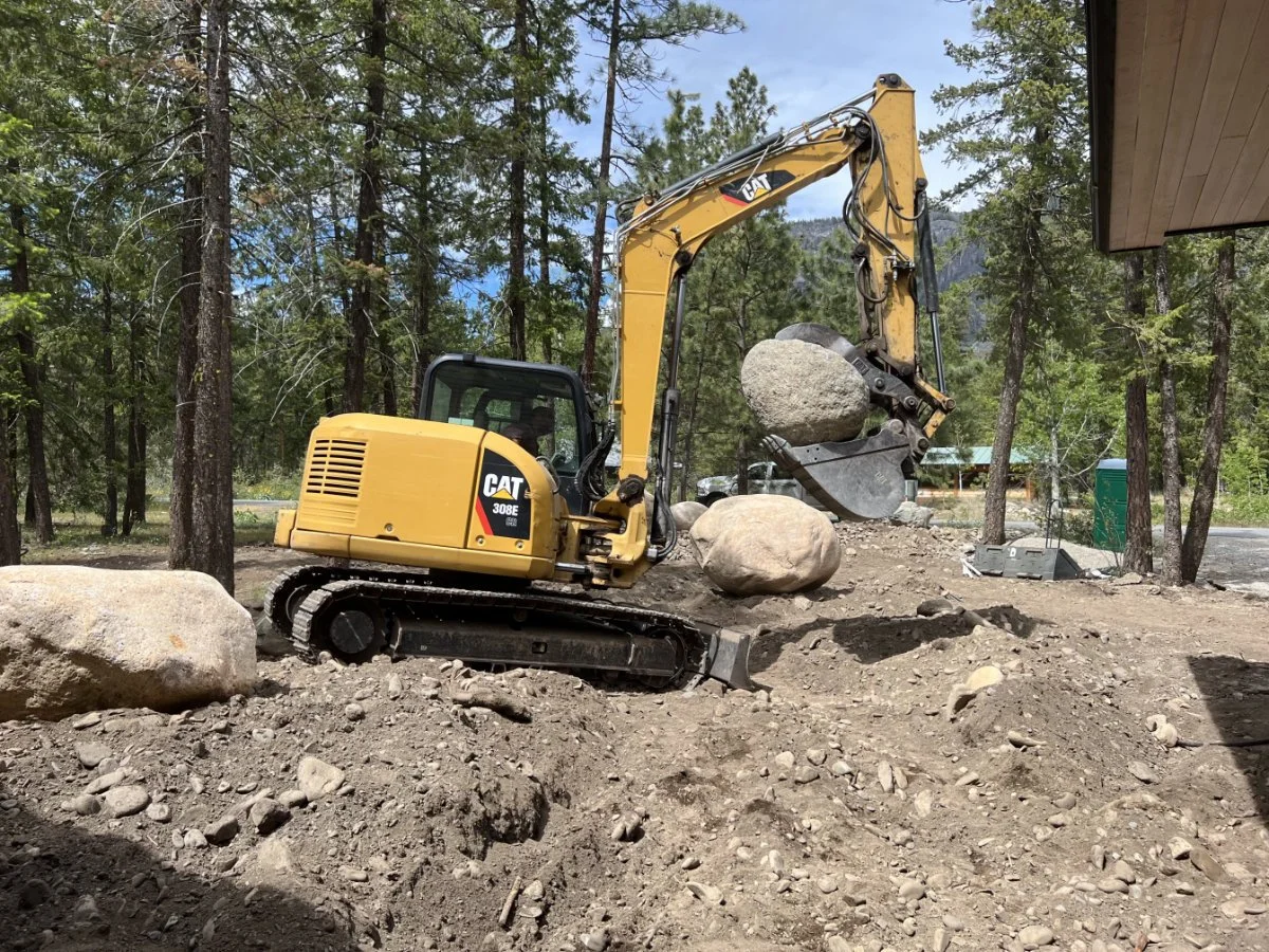 Moving Accent Boulders