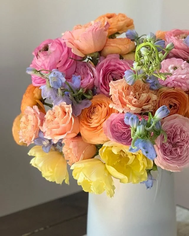 Happy International Women&rsquo;s Day
🍃🍃🍃🍃🍃🍃🍃🍃
Here&rsquo;s to strong women,
May we know them,
May we be them,
May we raise them.
🌿🌿🌿🌿🌿🌿🌿🌿 .
. .
.
.
.

#zafloraldesigns#losangeles#flowerarrangements#floralarrangements#floraldesign#art