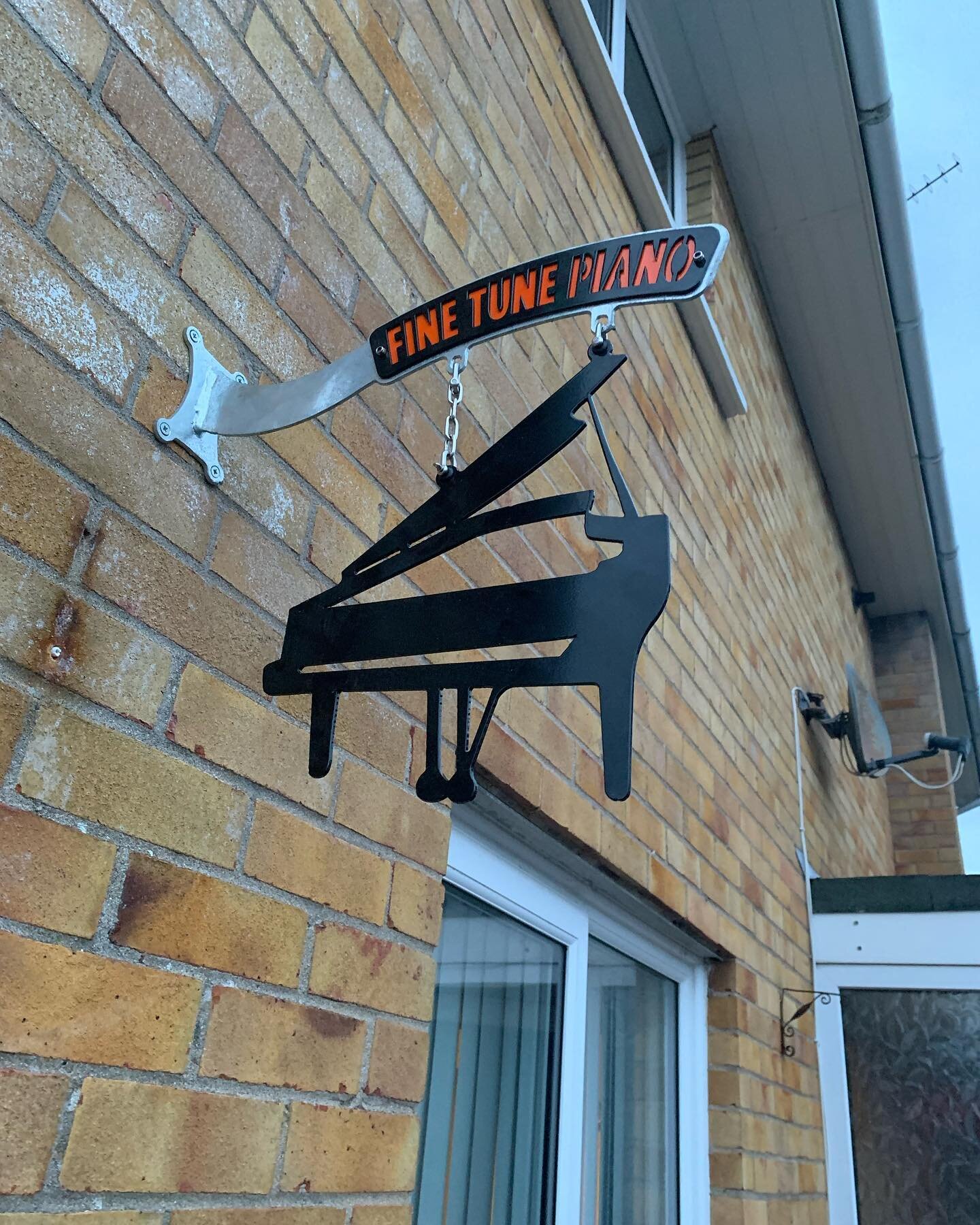 New sign for my house/shop&hellip; made by Creative Metal Art of Tenby. Great service from those guys&hellip;bespoke signs made to order. Many thanks to them. Creative Metal Art

https://creative-metal-art.co.uk
