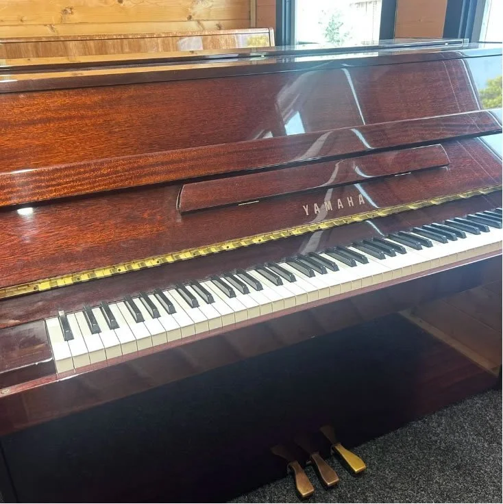 Yamaha C108N