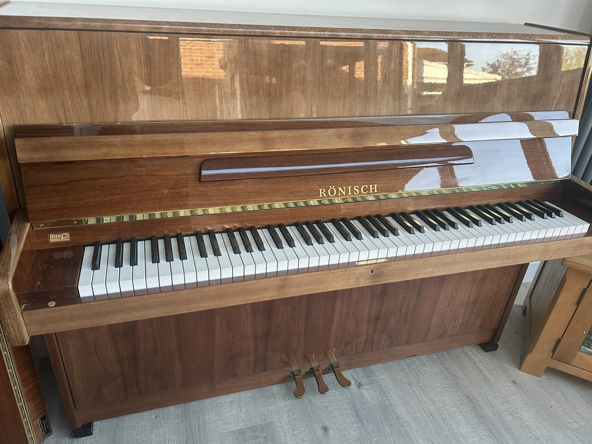 High quality Ronisch 110NS piano for sale