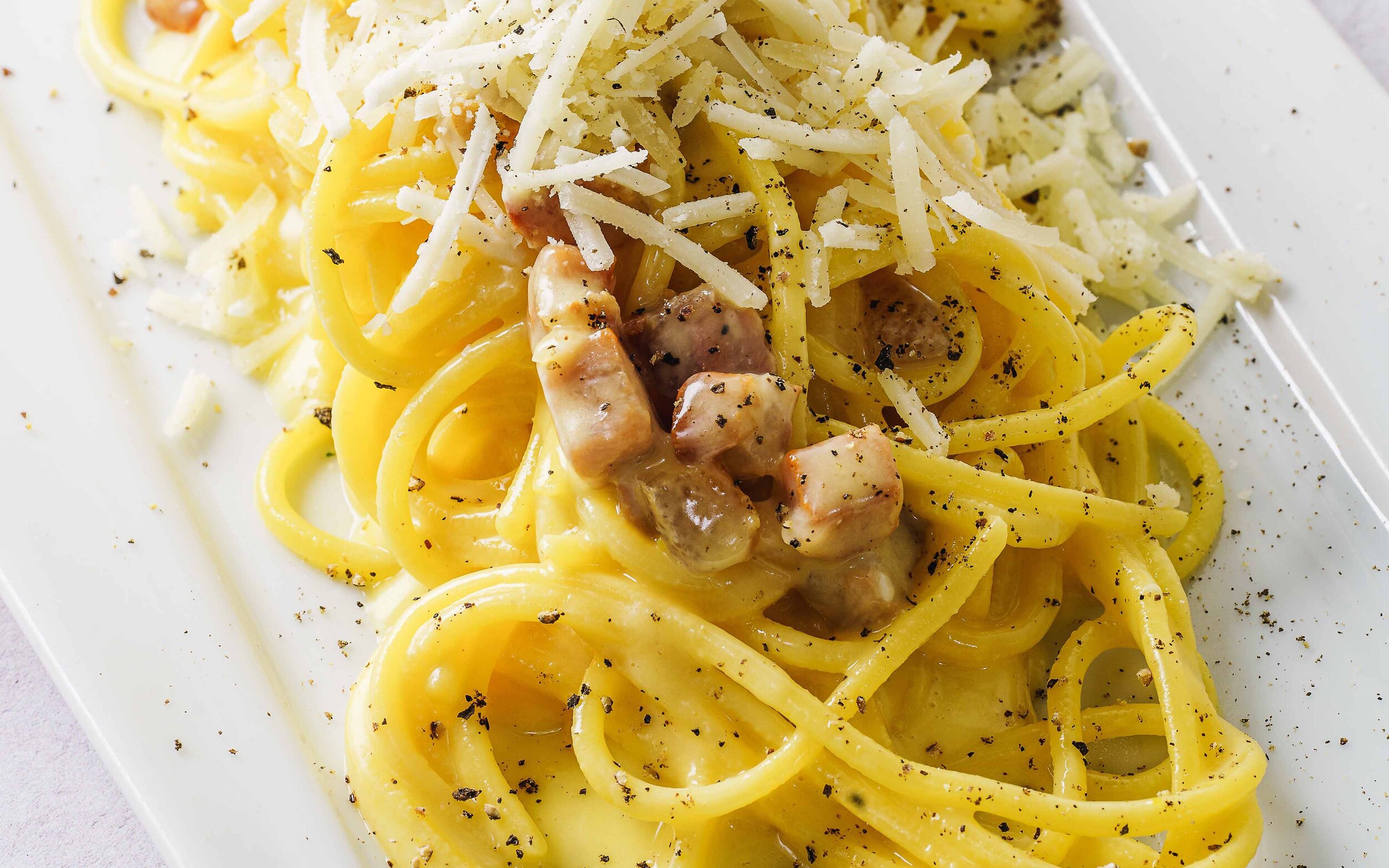 Spaghetti alla carbonara: recipe and tips for an Italian classic