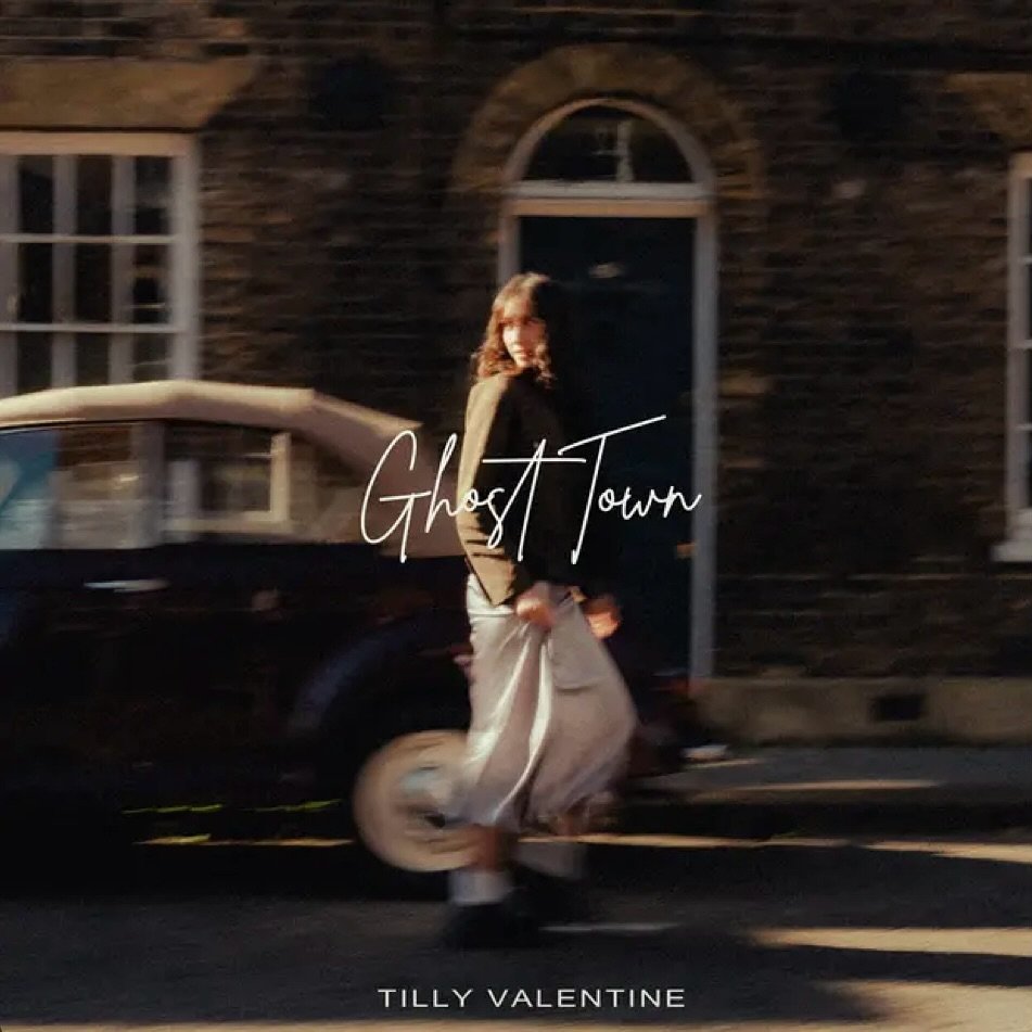 Music Monday. Throwback to this absolute TUNE from @tilly.valentine - Pleasure to put some additional live drums on this tune to complement the programmed. Production by @angusparkinmusic Layers and textures for DAYS. 🔥 
&bull;
&bull;
If you are loo