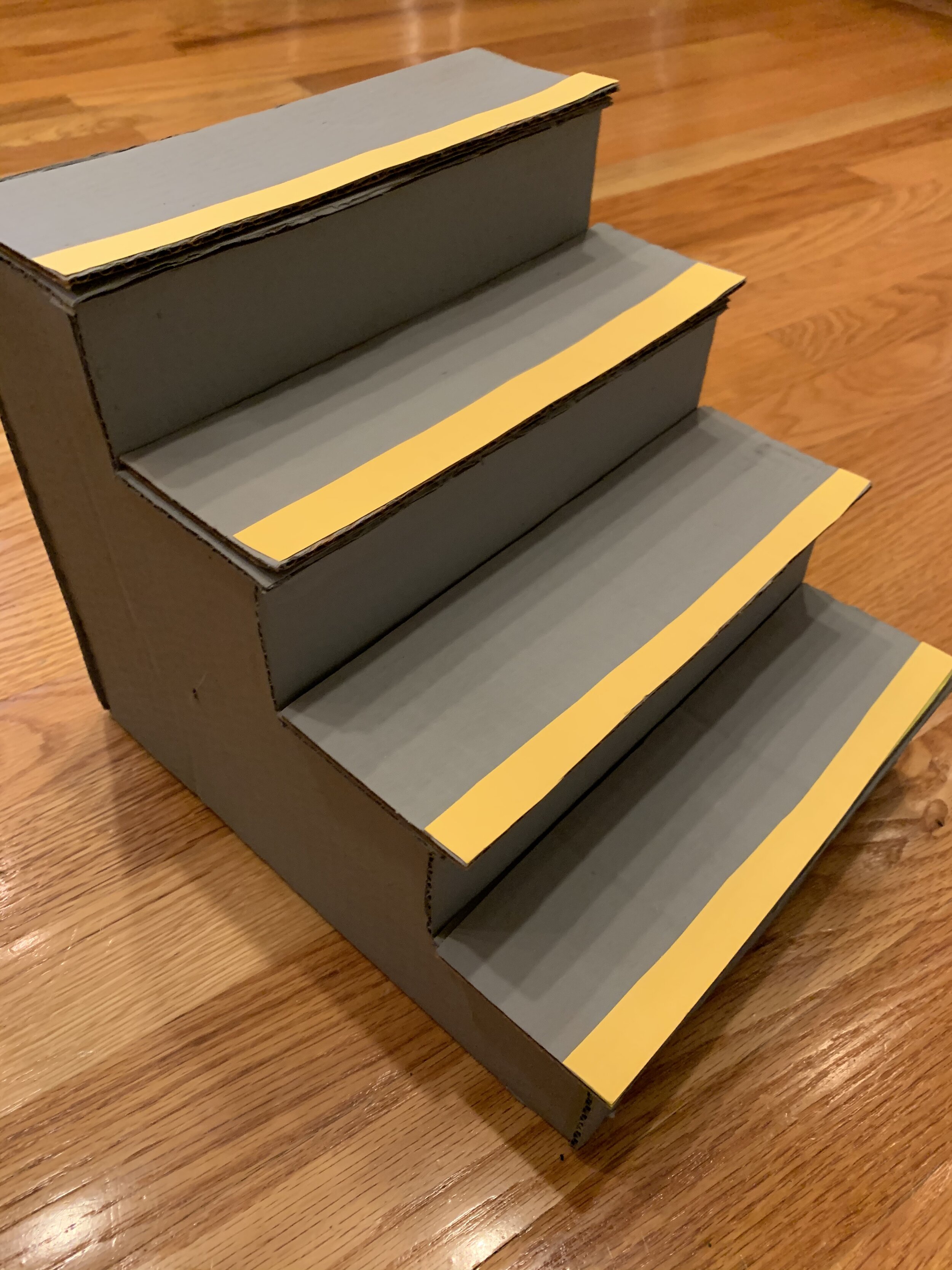This yellow strip allows high contrast allowing people to better see each step.