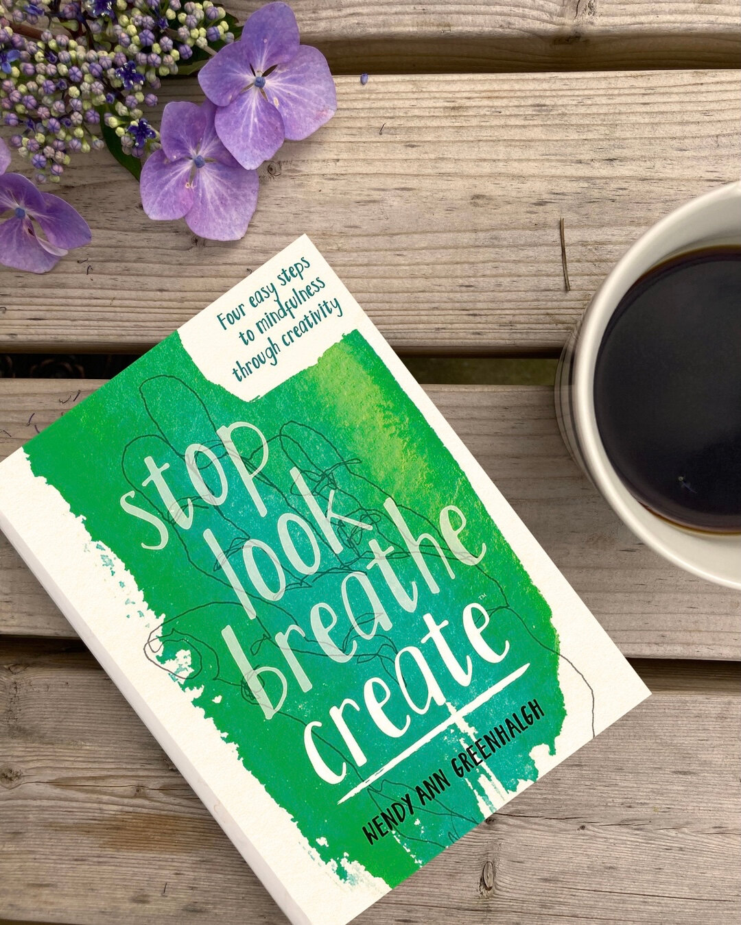 📖 A change of season is the perfect time to try something new and this is the perfect point of inspiration to go to. ​​​​​​​​
​​​​​​​​
Stop Look Breathe Create | Wendy Ann Greehalgh​​​​​​​​
​​​​​​​​
💭 This wonderful book gives you small steps to mi