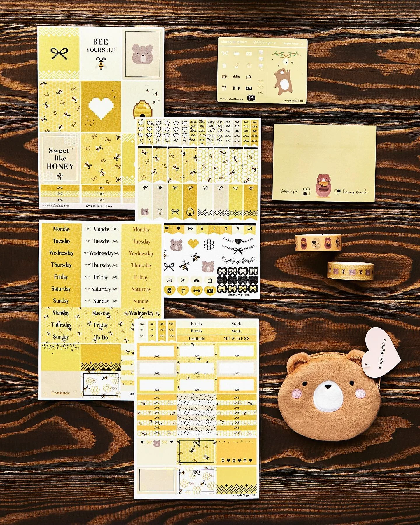 So as I slowly dip my toes into decorative planning! It only made sense that I start with Jasper to help me find my style. 

These are items from the Jasper Lover bundle from @simplygilded and I already started using them in my daily duo and I have t