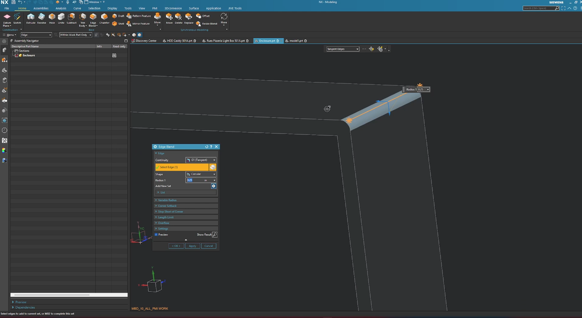 Applying an Edge Blend to a WAVE-linked body in Siemens NX, demonstrating how linked geometry can be modified independently in the target part.