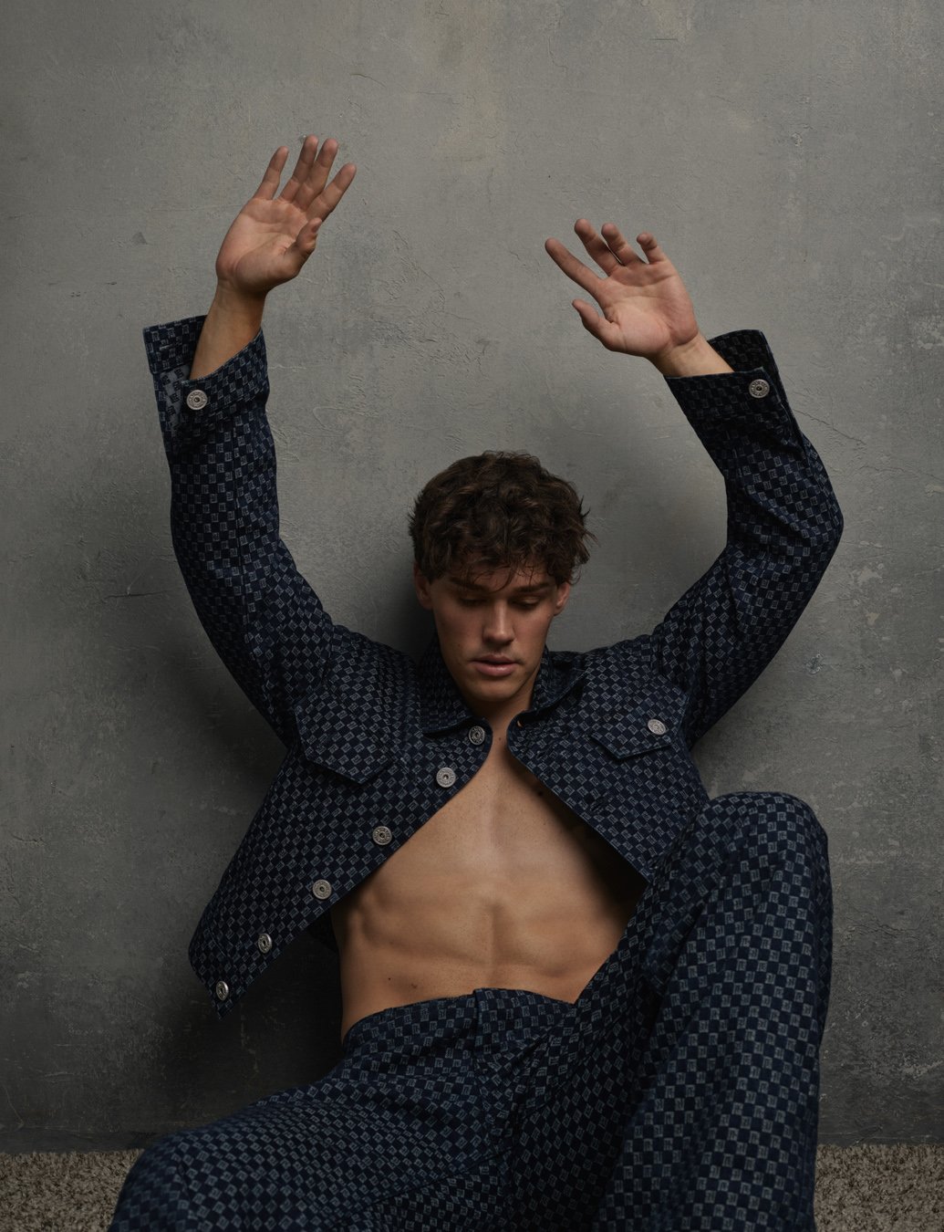 Noah Beck_HERO-30_INSTA_Page_3_Image_0002.jpeg