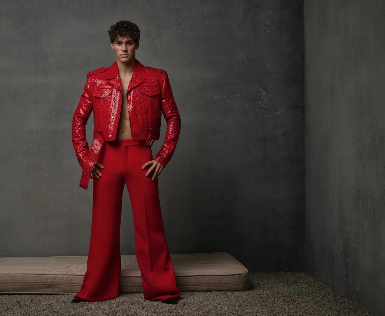 Noah Beck_HERO-30_INSTA_Page_4_Image_0001.jpeg