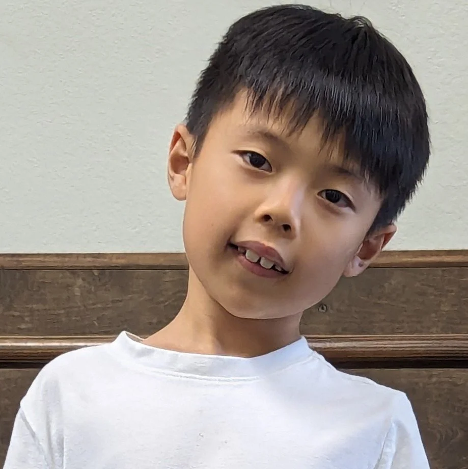 Headshot_Christopher Yi.jpg