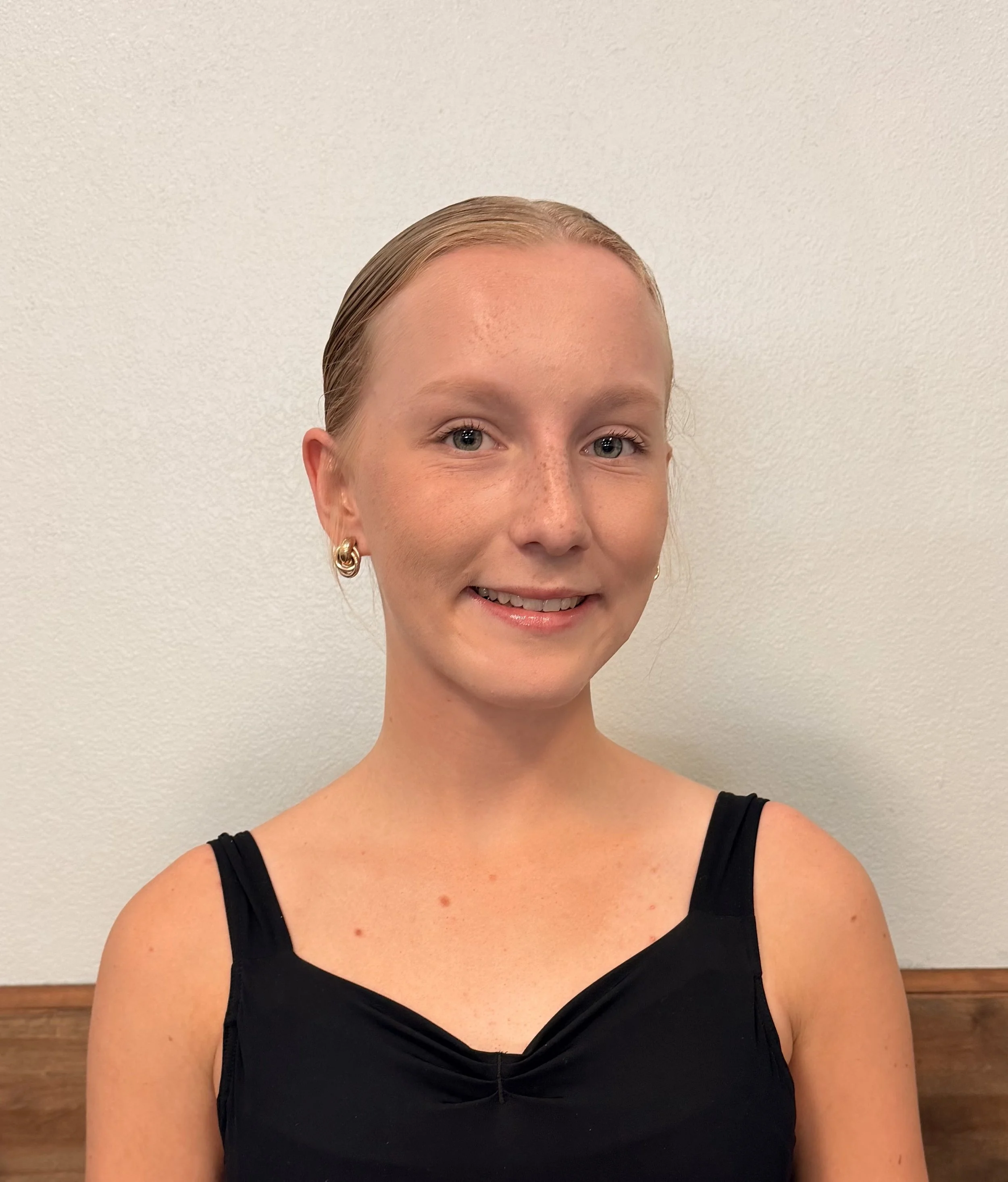 Headshot_Cora Kaufmann.jpg
