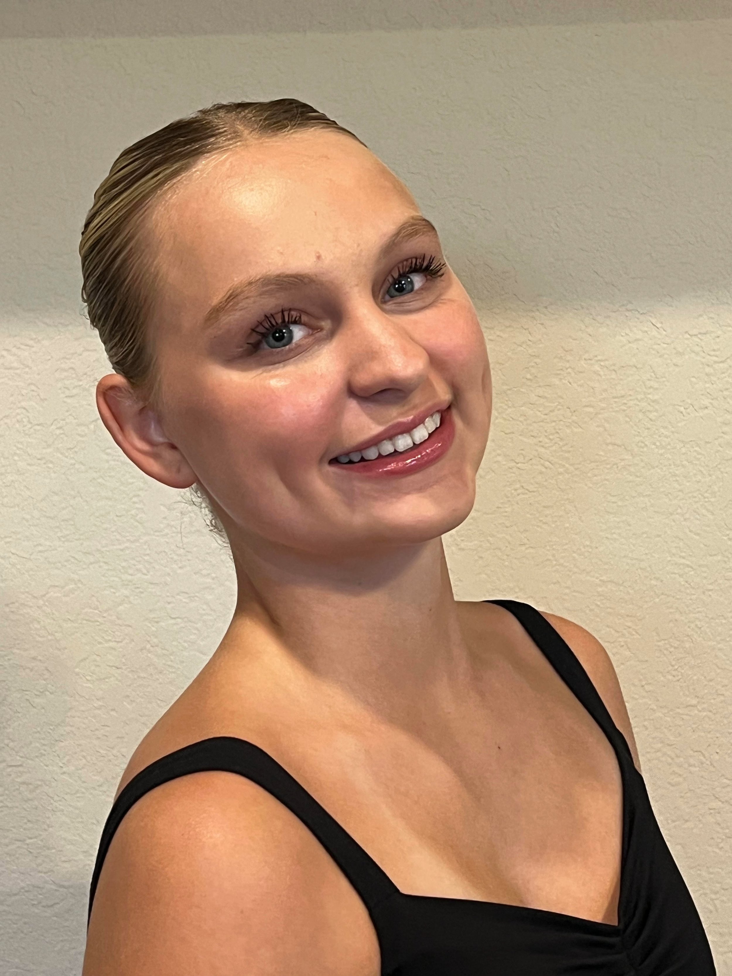 Headshot_Kanzie Mantey.jpg