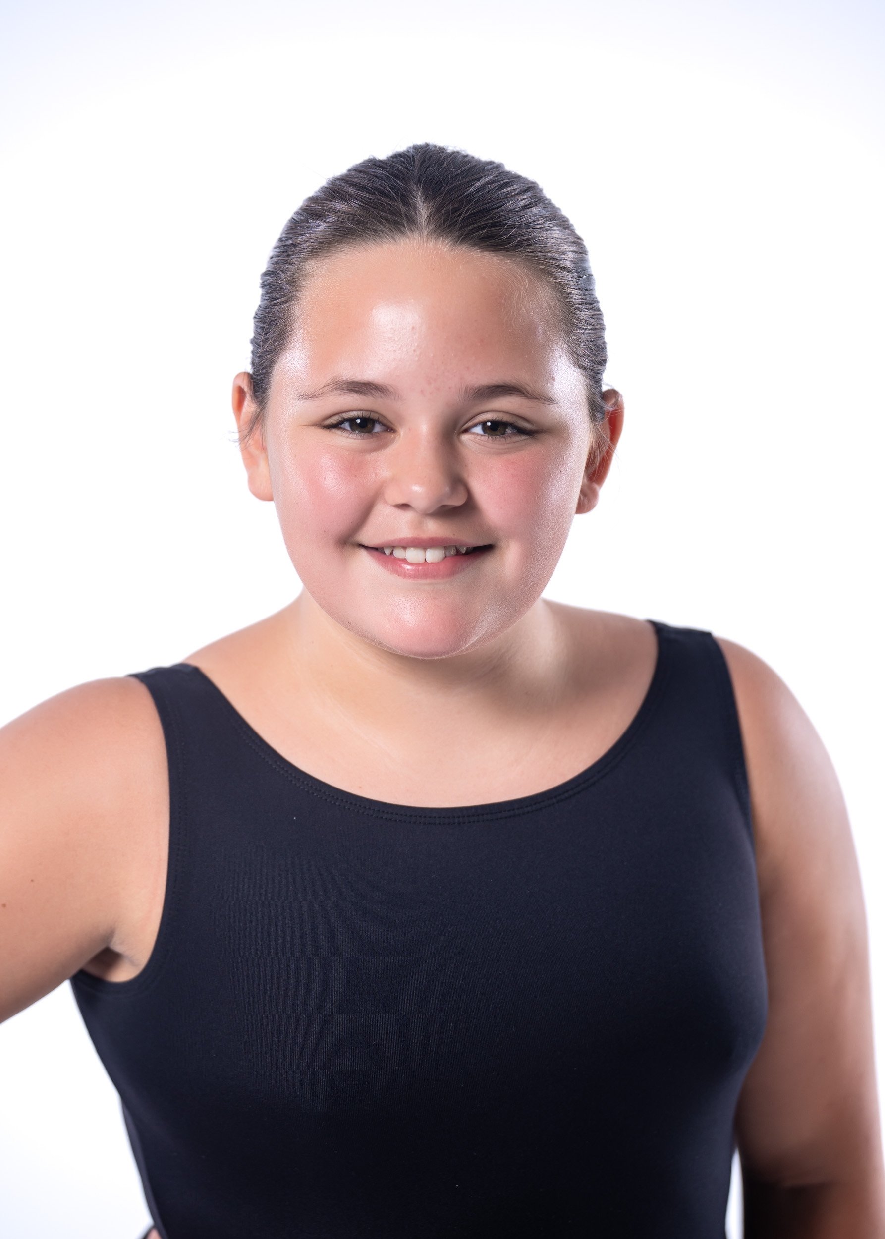 Headshot_Elaina Hyvl.jpg