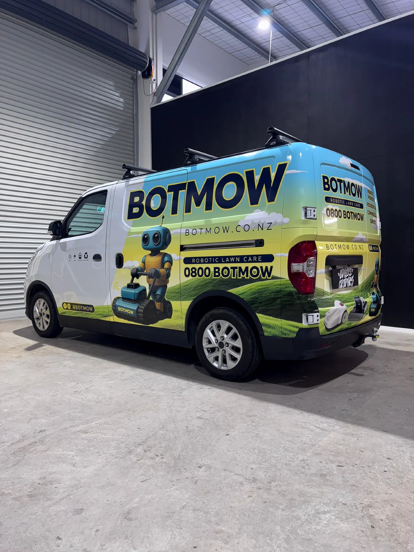 BotMow hitting that sweet spot of bold, stand-out branding with an eye-catching half wrap.

#vehiclesignagenz #fleetbrandingauckland #adheregraphics #carwrapsauckland