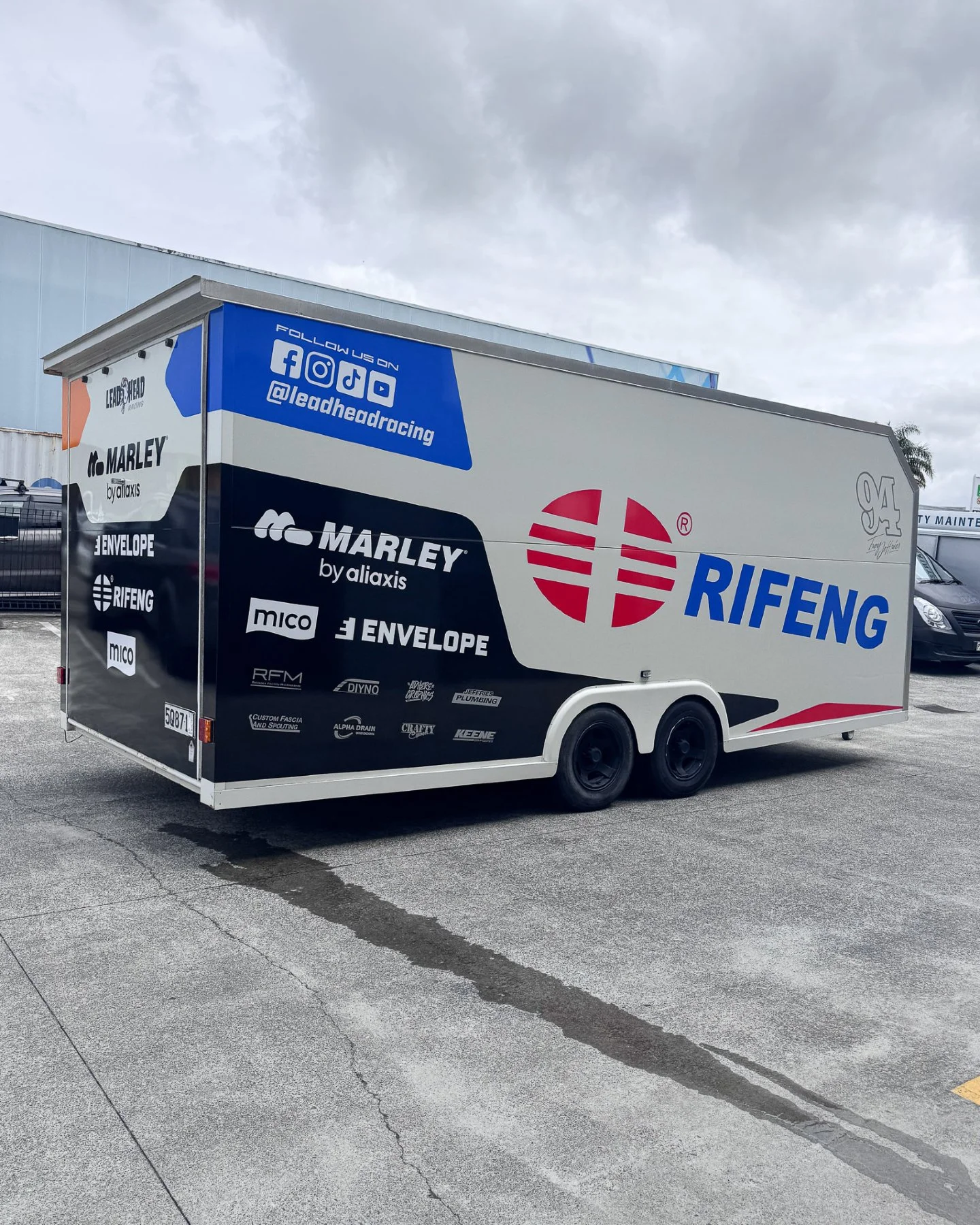 A trailer makes a fantastic blank canvas for our wraps! Best of luck to the guys at @leadheadracing