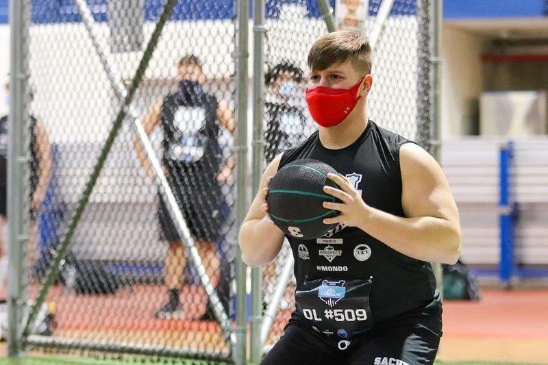 Focus on 🔒✅

9️⃣ days until #armorycombine🏈 Register now for a chance to showcase your skills &amp; receive #beyondofficial results! 

📸 @armorynyc