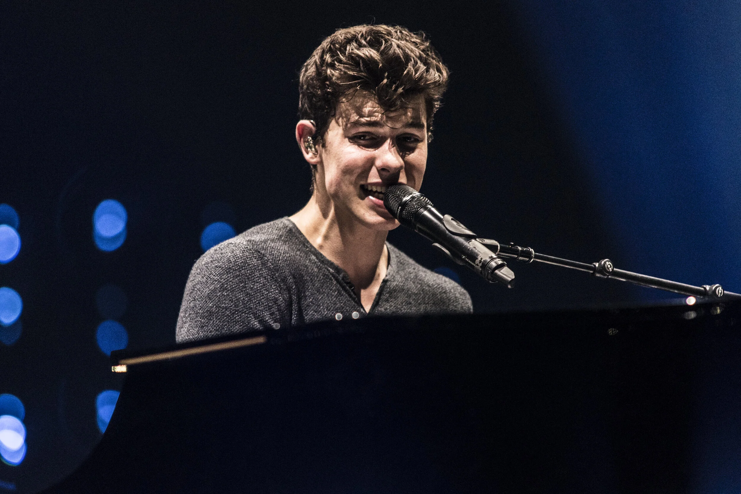 10 - Shawn Mendes performing at Glasgow's SSE Hydro as part of Opening Night of Illuminate World Tour - 28-04-2017 - Picture By - Calum Buchan Photography.jpg