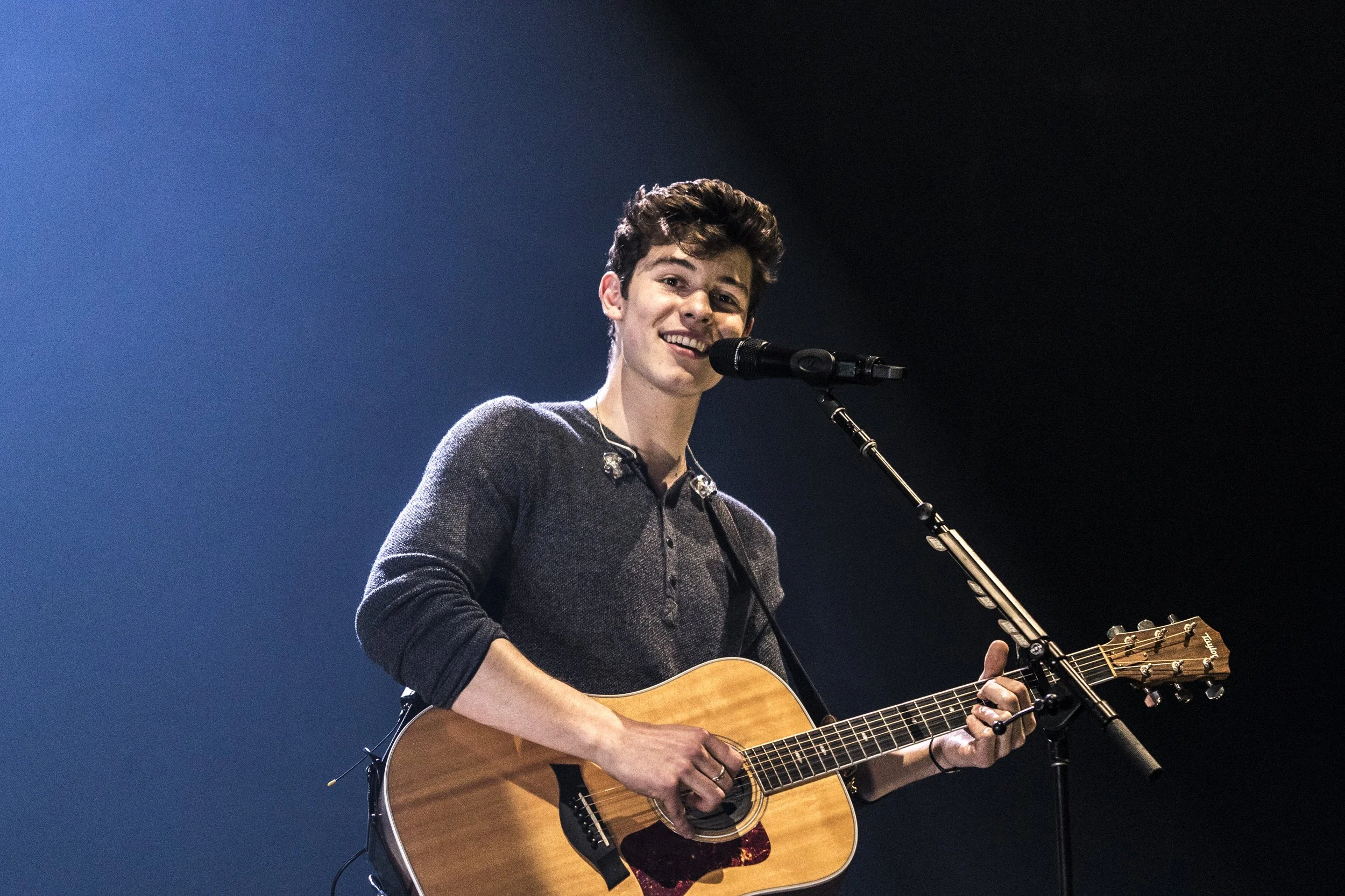 02 - Shawn Mendes performing at Glasgow's SSE Hydro as part of Opening Night of Illuminate World Tour - 28-04-2017 - Picture By - Calum Buchan Photography.jpg