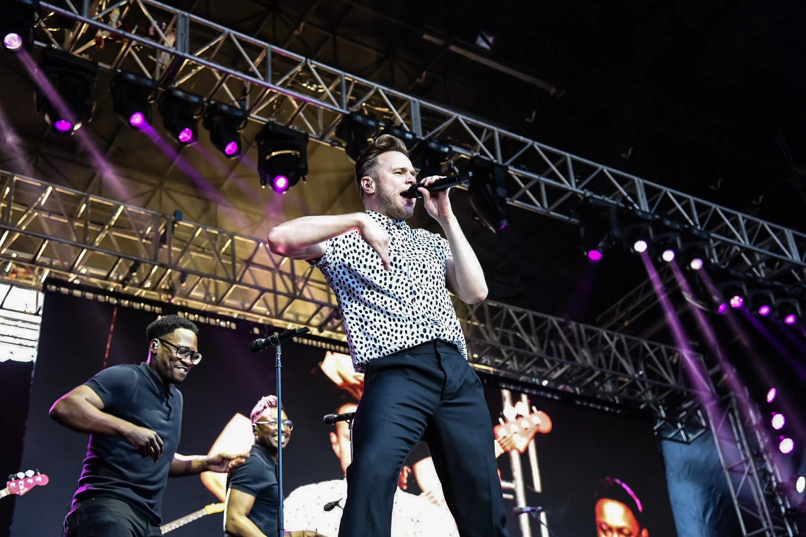 09 - Olly Murs Performs At Edinburgh Castle, Edinburgh - 18-07-2017 - Pic By - Calum Buchan Photography.jpg
