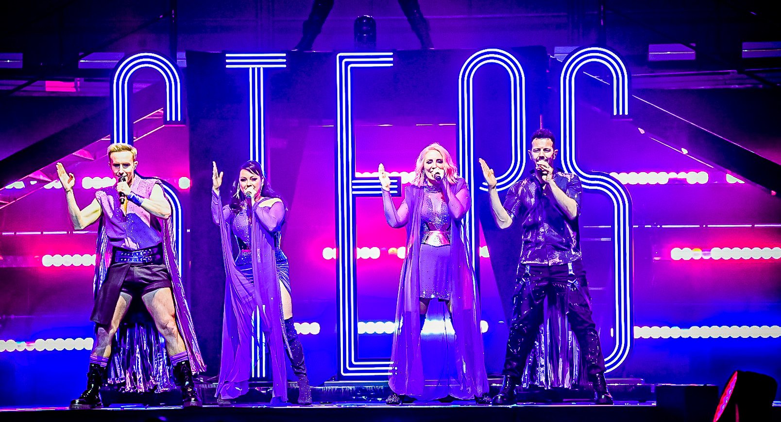 13 - STEPS performing at Glasgow's OVO Hydro - 23-11-2021.jpg