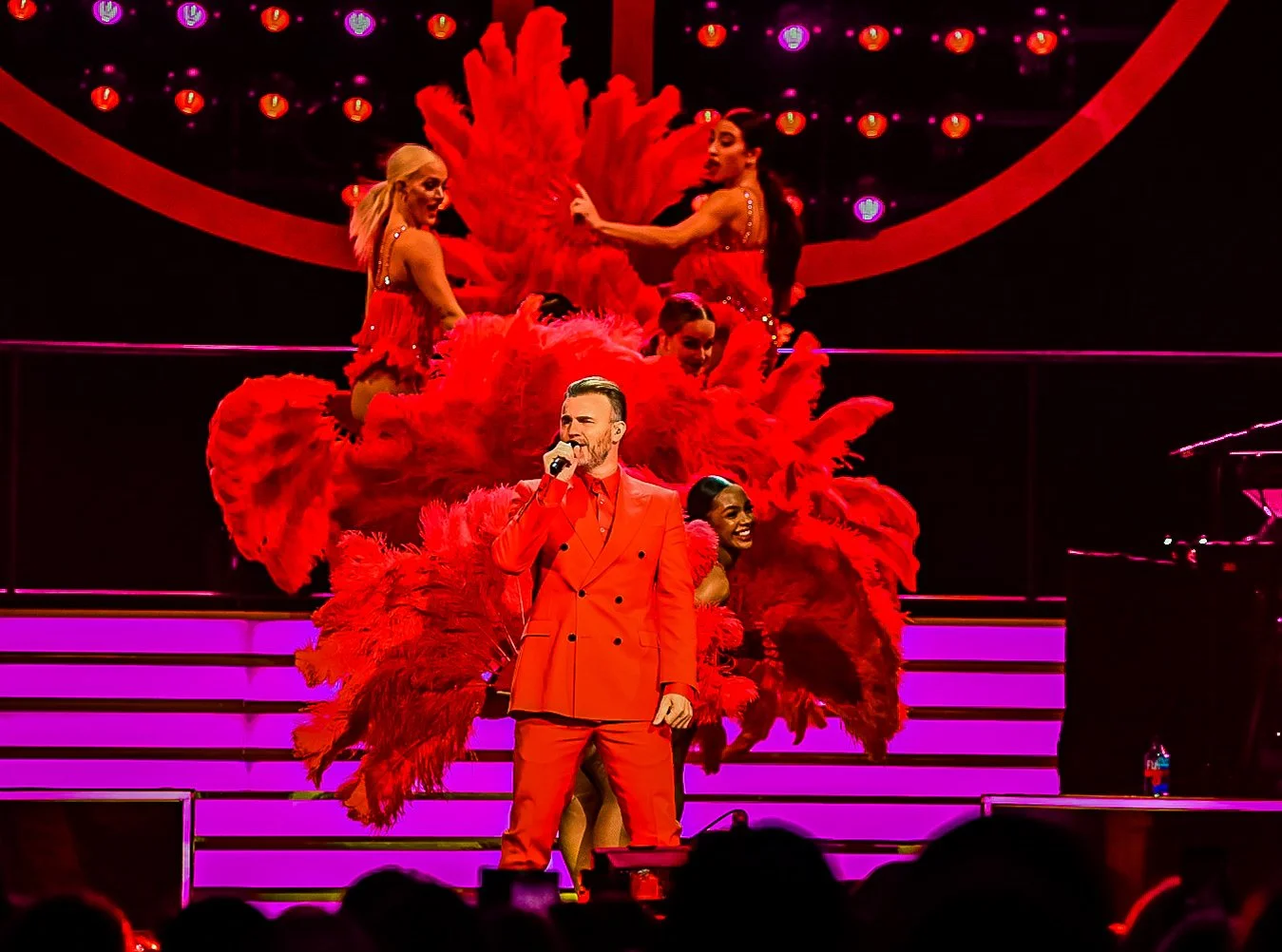 16 - Gary Barlow performing at Glasgow's OVO Hydro - 01.12.2021 - Pic By - Calum Buchan.jpg