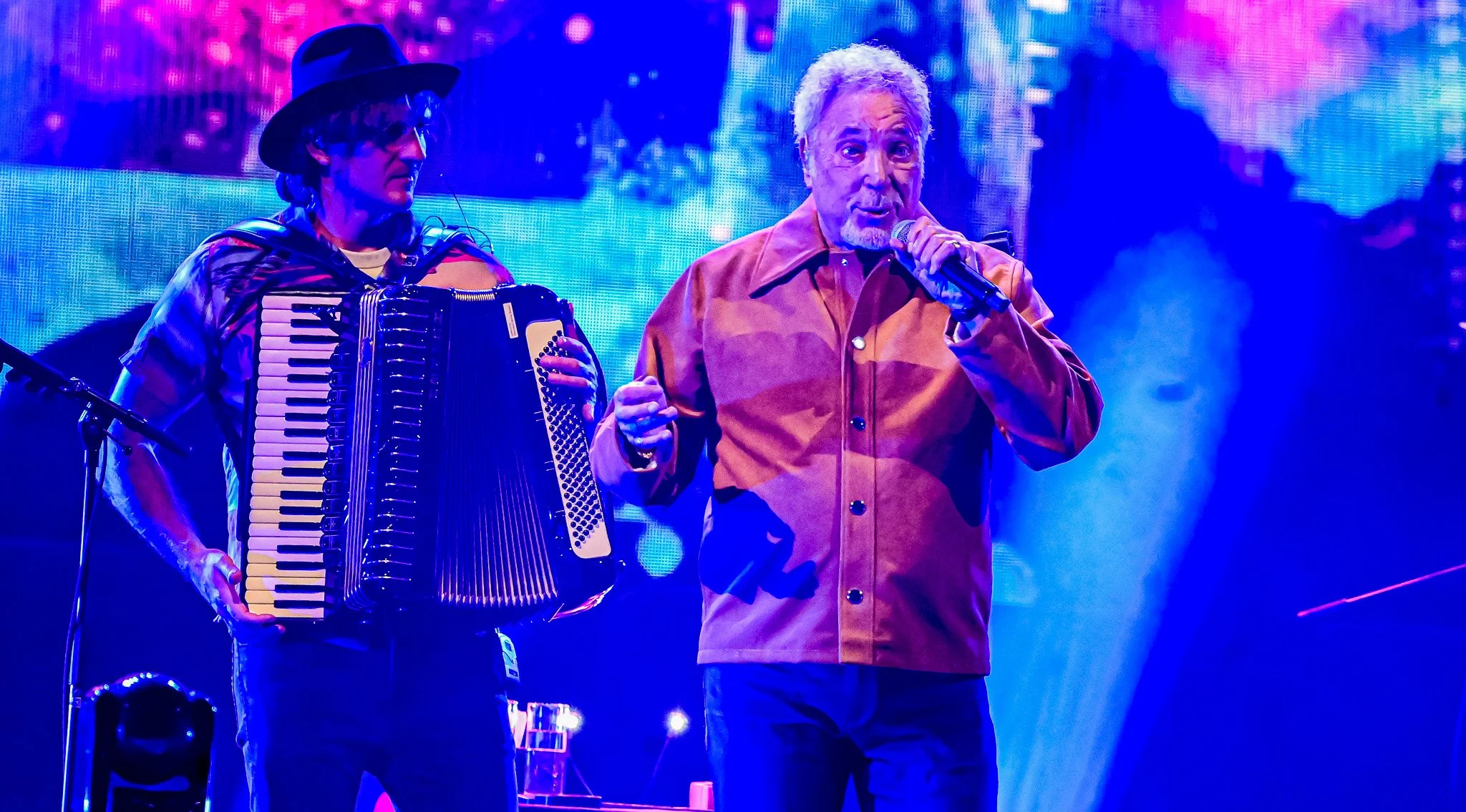 18 - Sir Tom Jones performing at Glasgow's OVO Hydro - As Part Of His Surrounded By Time Tour - 05.12.2021.jpg