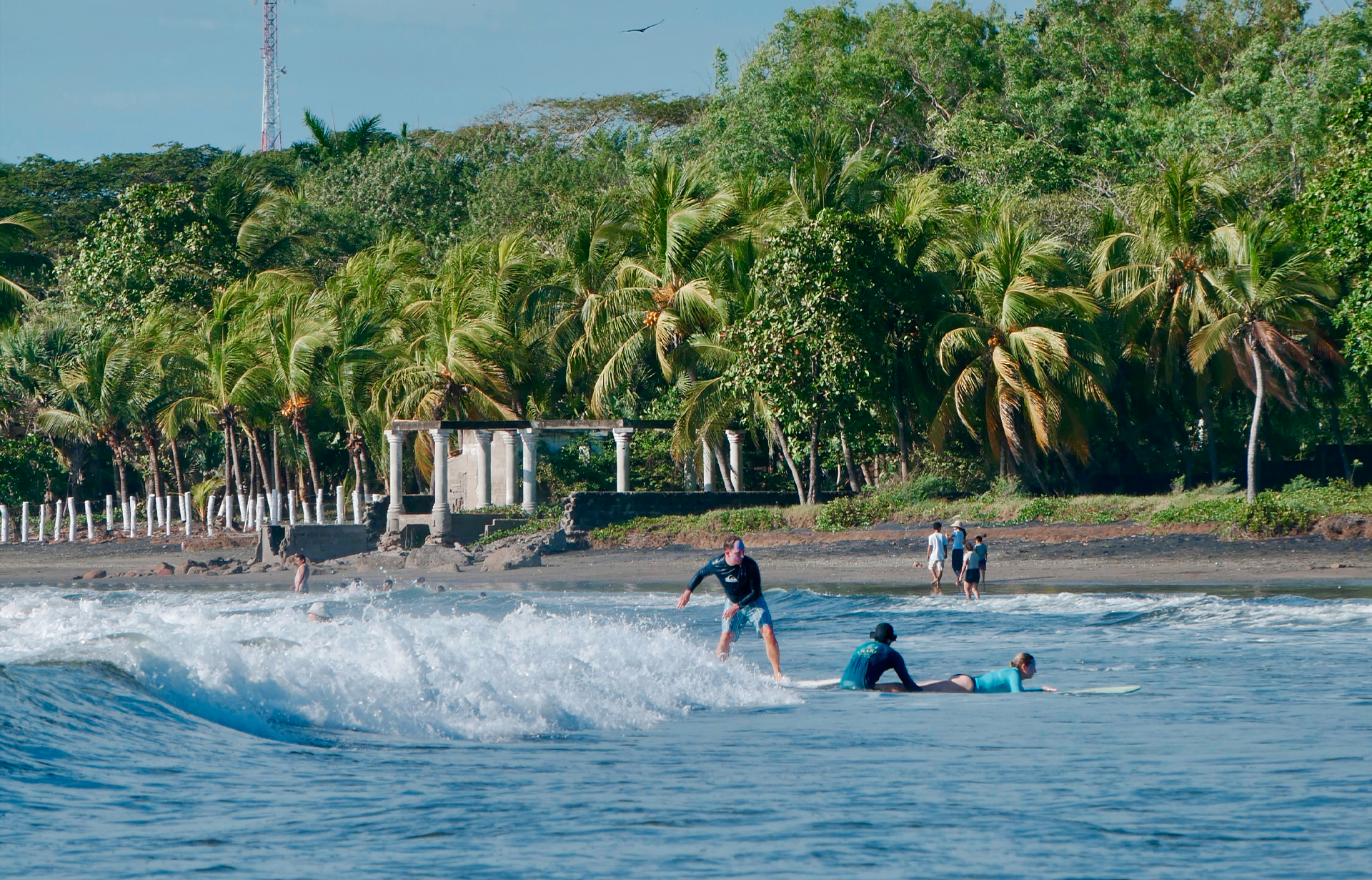 The 5 Biggest Roadblocks Beginner Surfers Face—And How to Finally Overcome Them