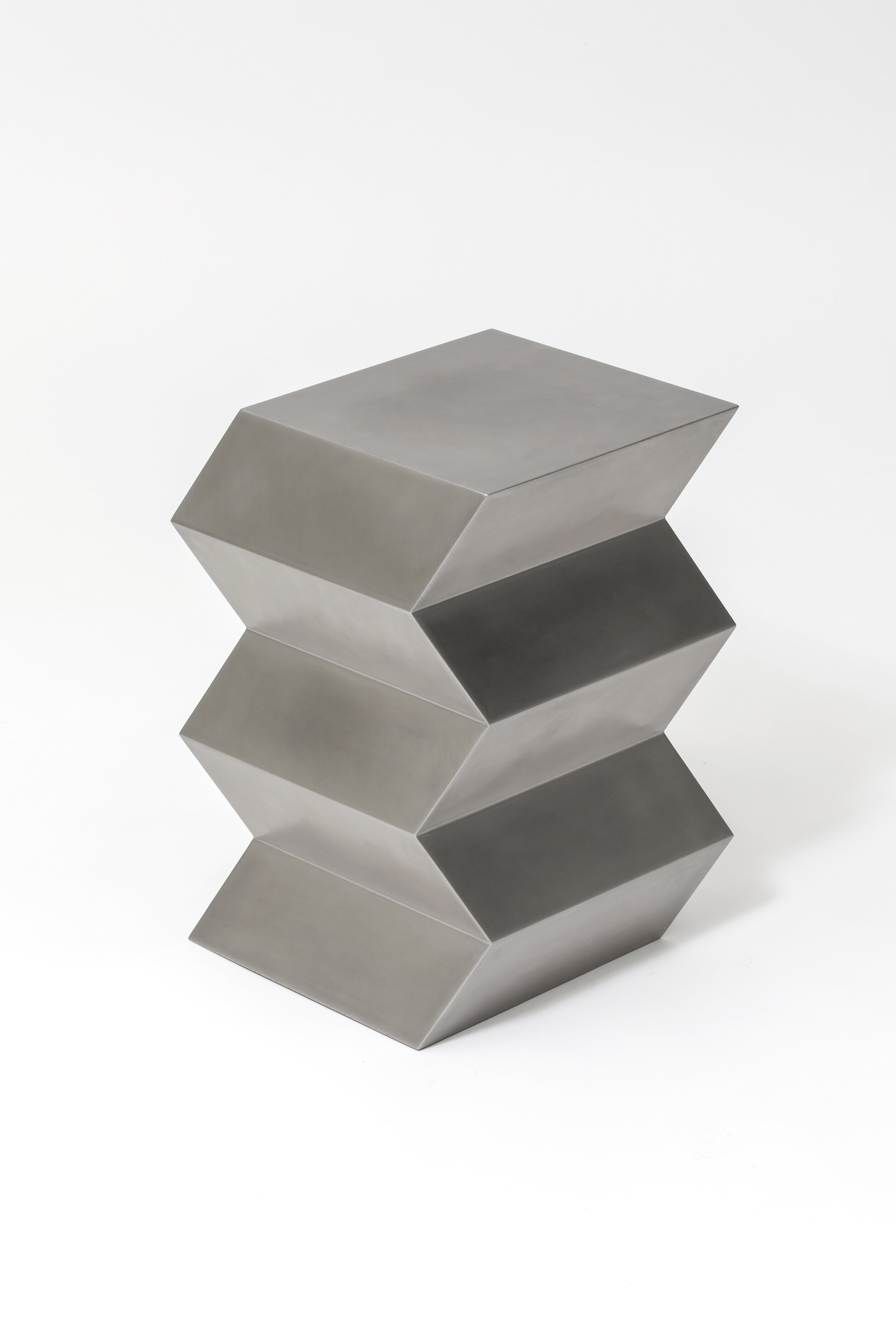 Layered_Steel_Stool_01_8.jpg