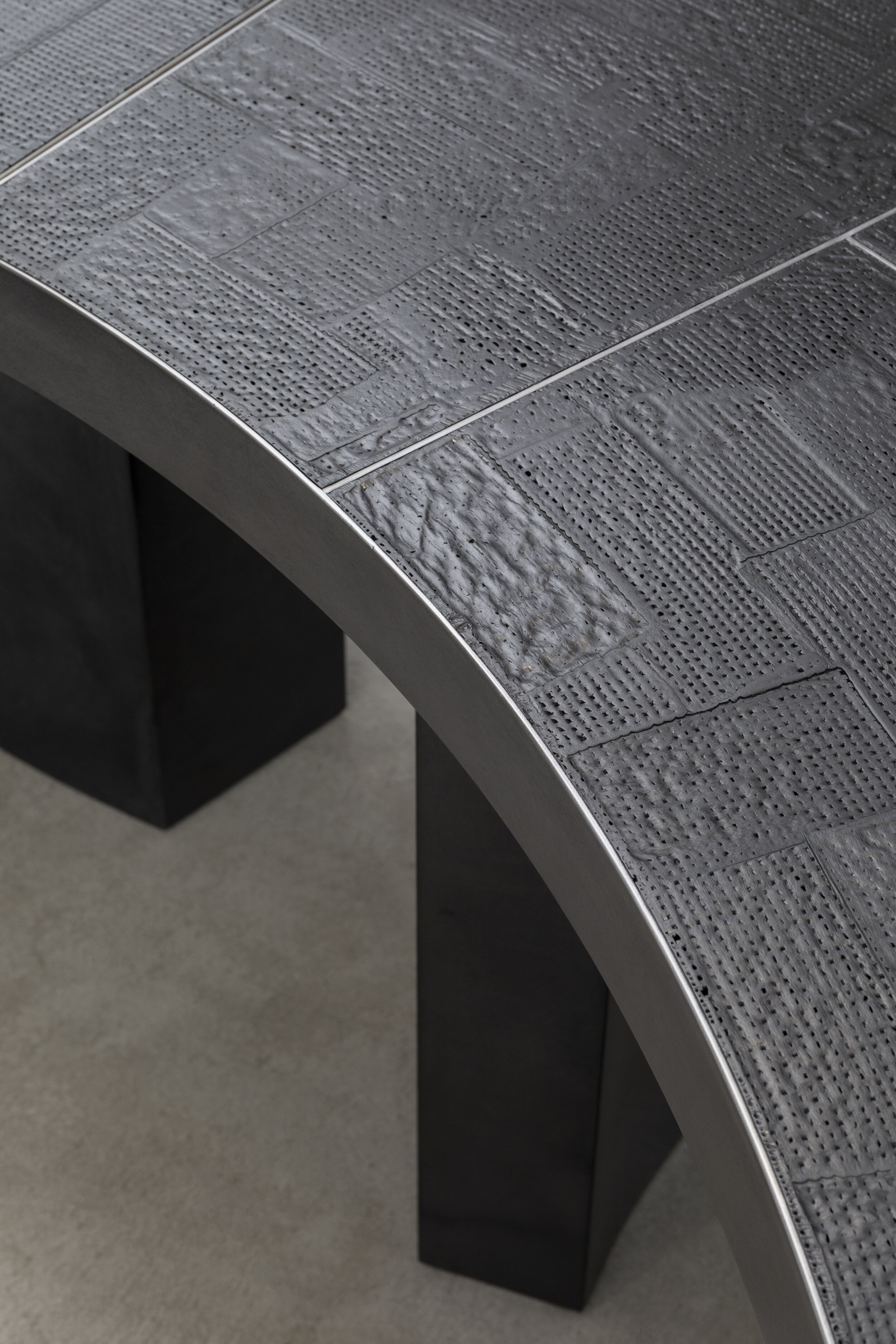 Layered_Table_Detail_4.jpg