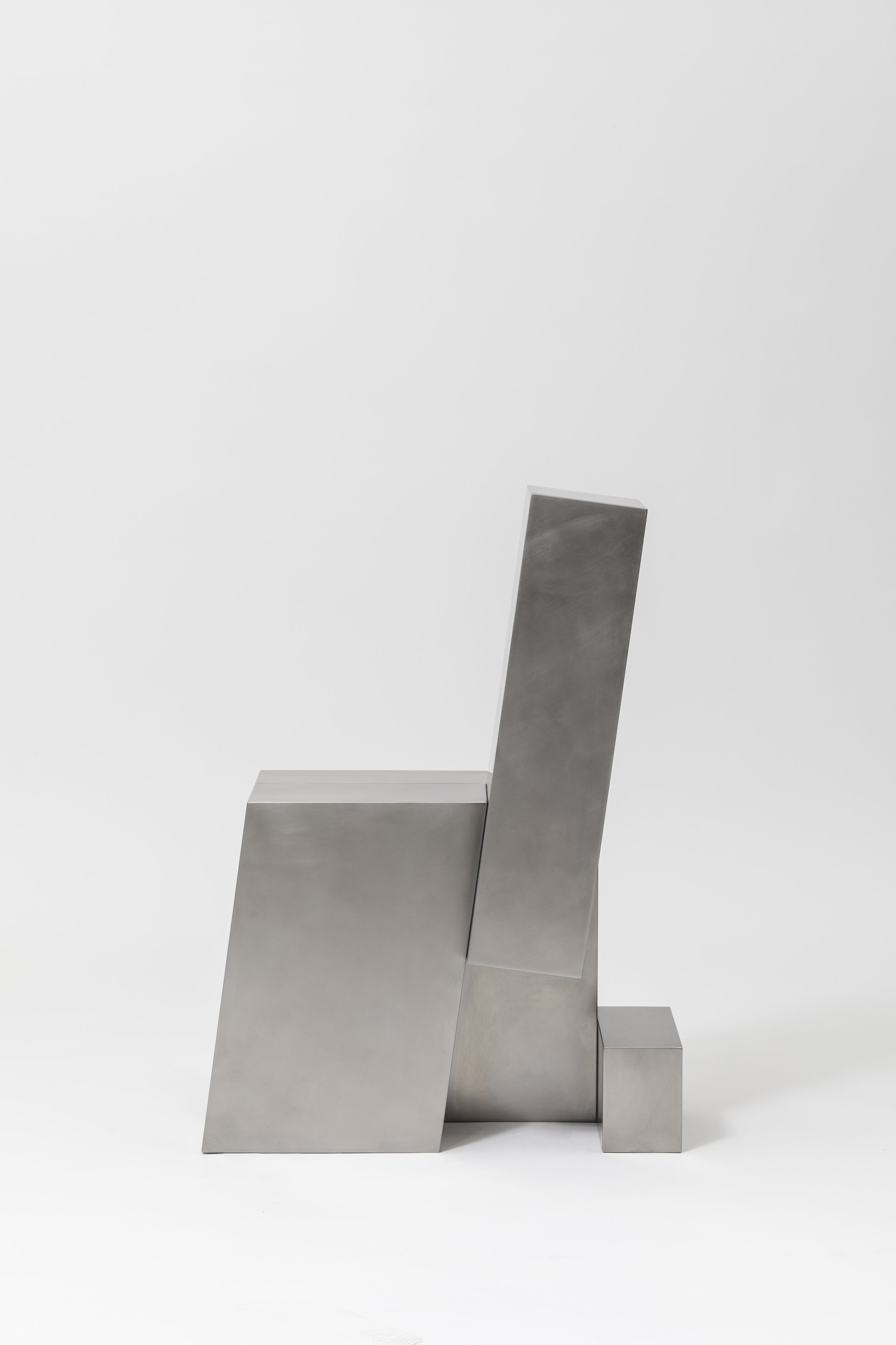 Layered_Steel_Chair_02_3.jpg