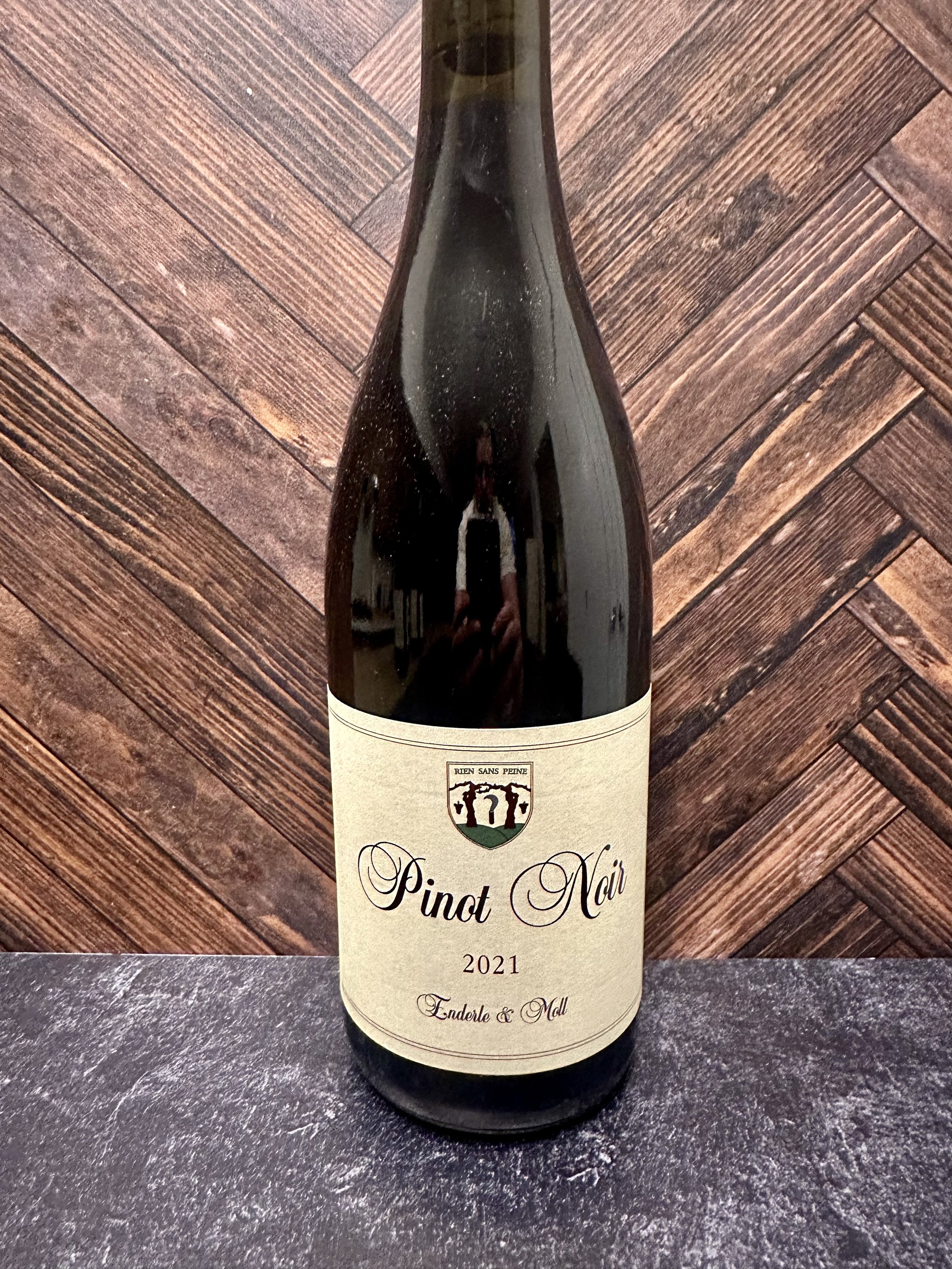 Enderle & Moll 'Basis' Pinot Noir