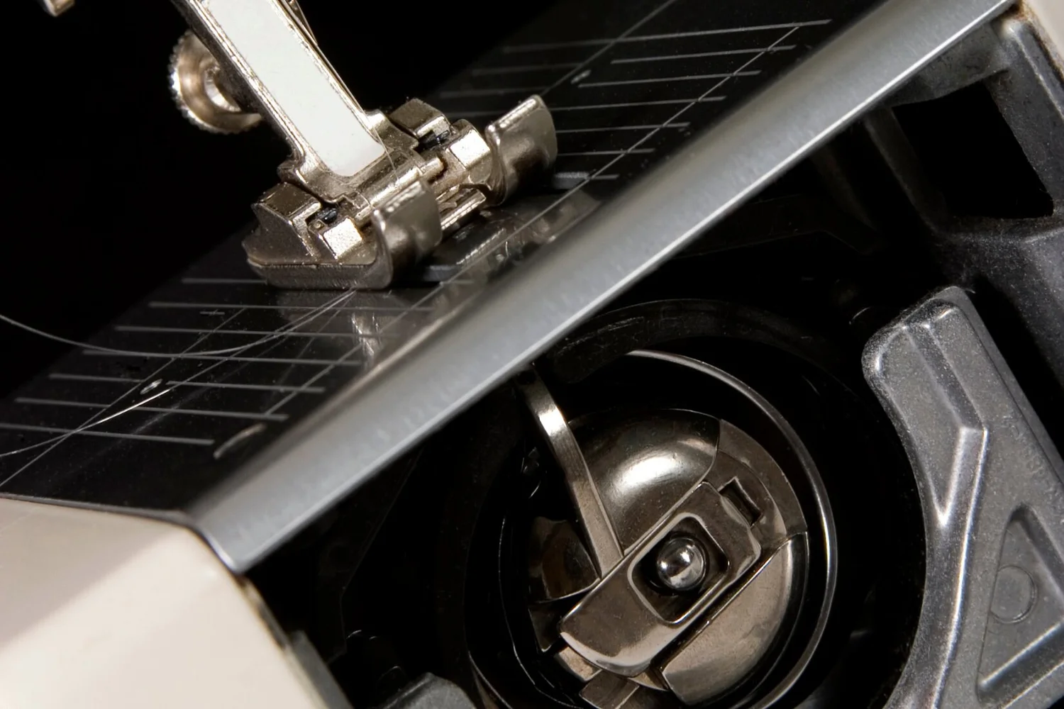 What’s a Sewing Machine Bobbin? Learn How to Thread and Load Your Bobbin. — Sew Sew Lounge