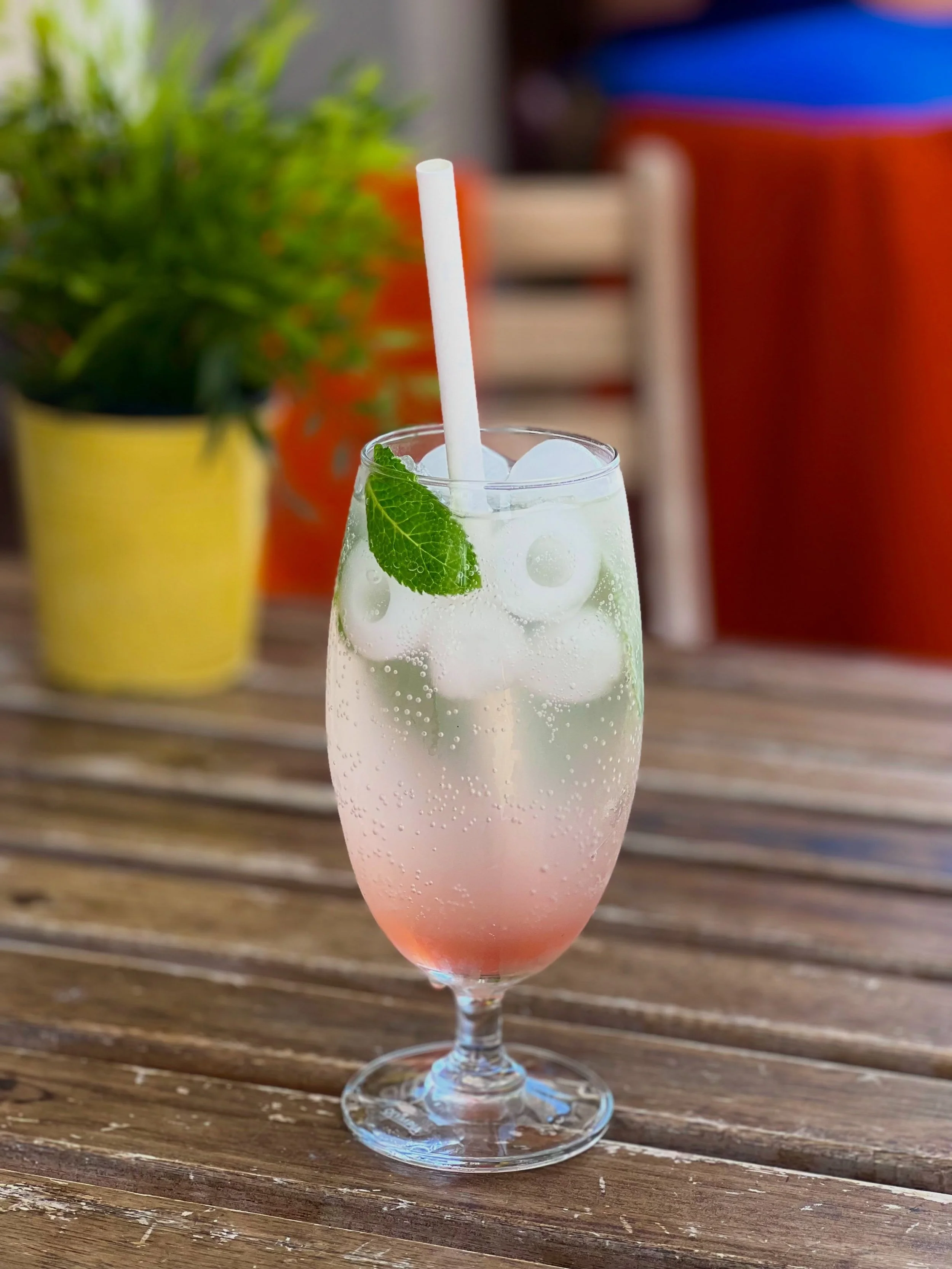 Summer is on the way, and we&rsquo;re kicking off our brand-new Summer Drinks Menu with the ultimate refresher! ☀️ 

Introducing our GUAVA LIME BREEZE 🍋&zwj;🟩 A vibrant blend of guava, zesty lime, fresh mint, sparkling soda, and plenty of ice to ke