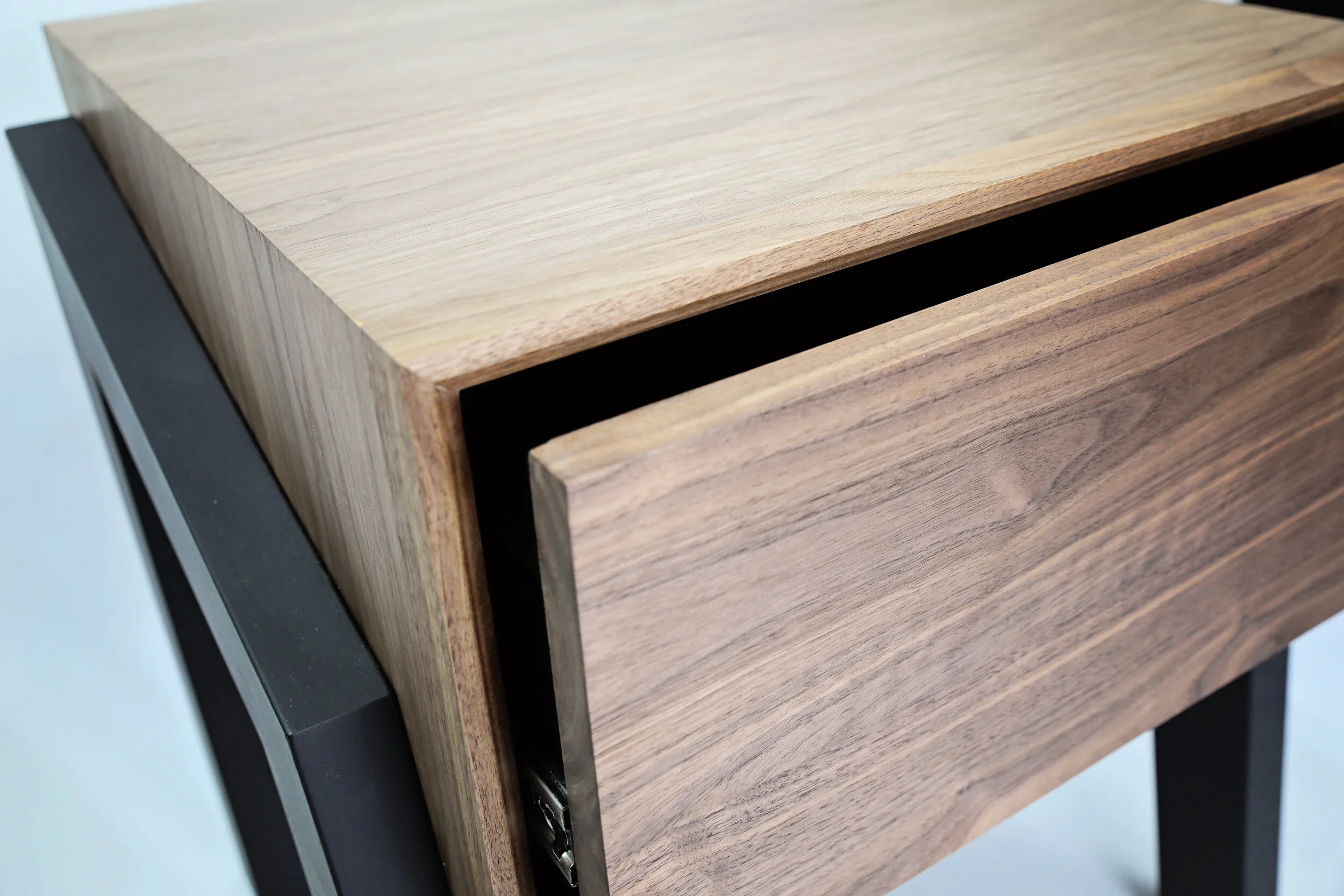 Flathead-Walnut-End-Table-Front-Drawer-Open.JPG
