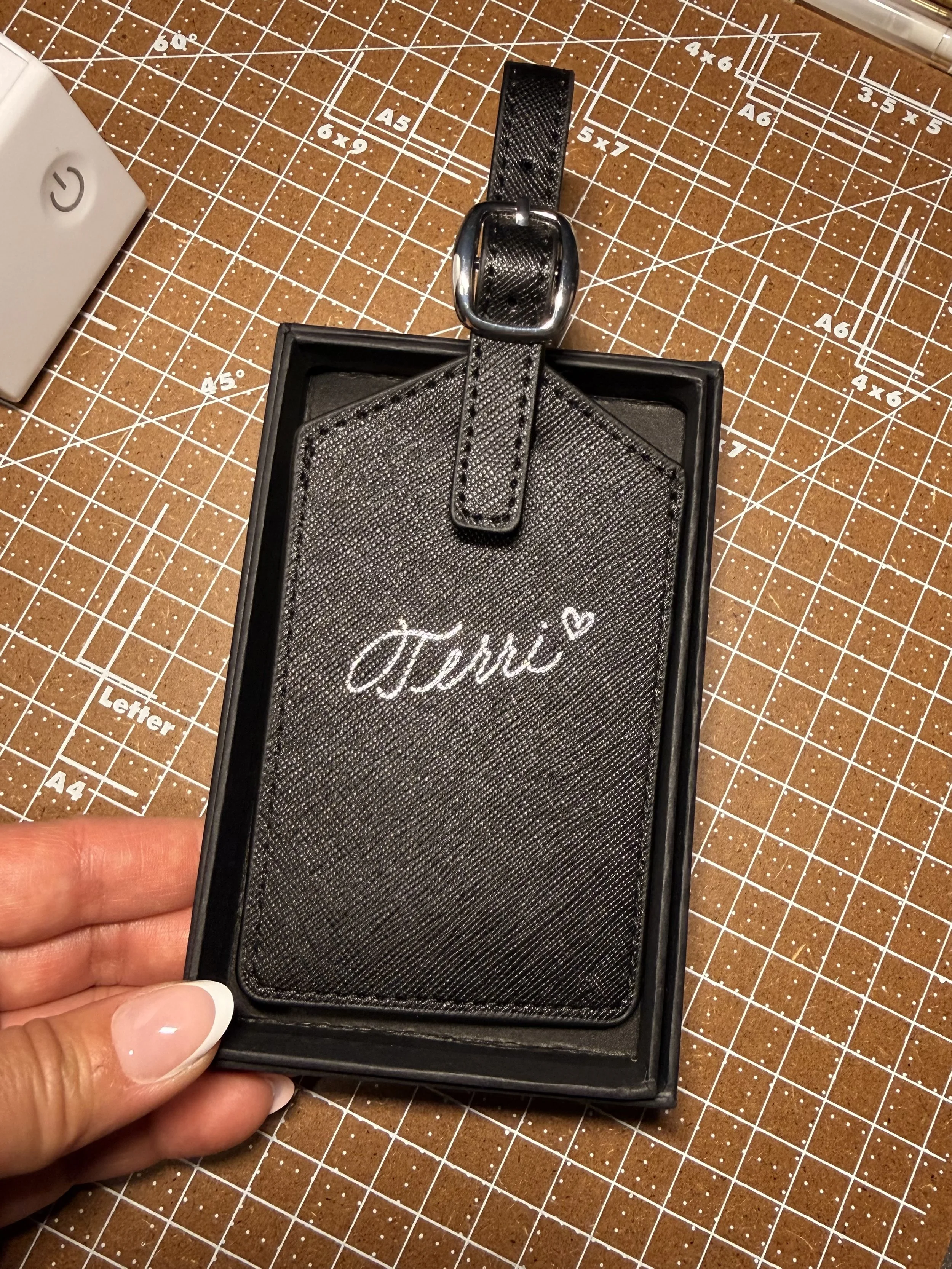 foiled_luggage_tag_04.jpeg